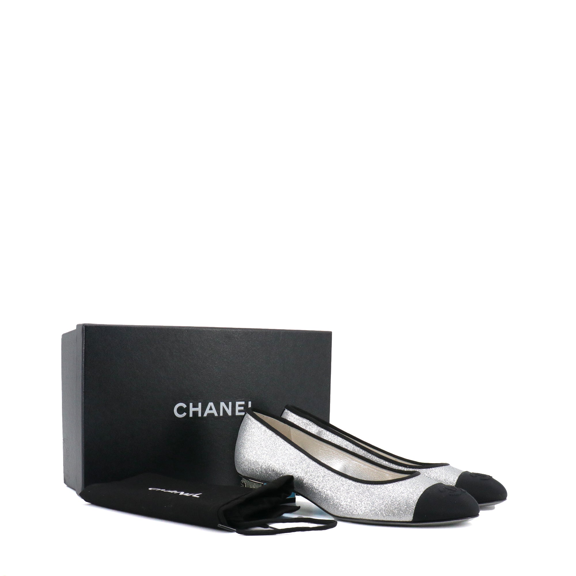 CHANEL - Chanel silver sequined ballerinas (T37)