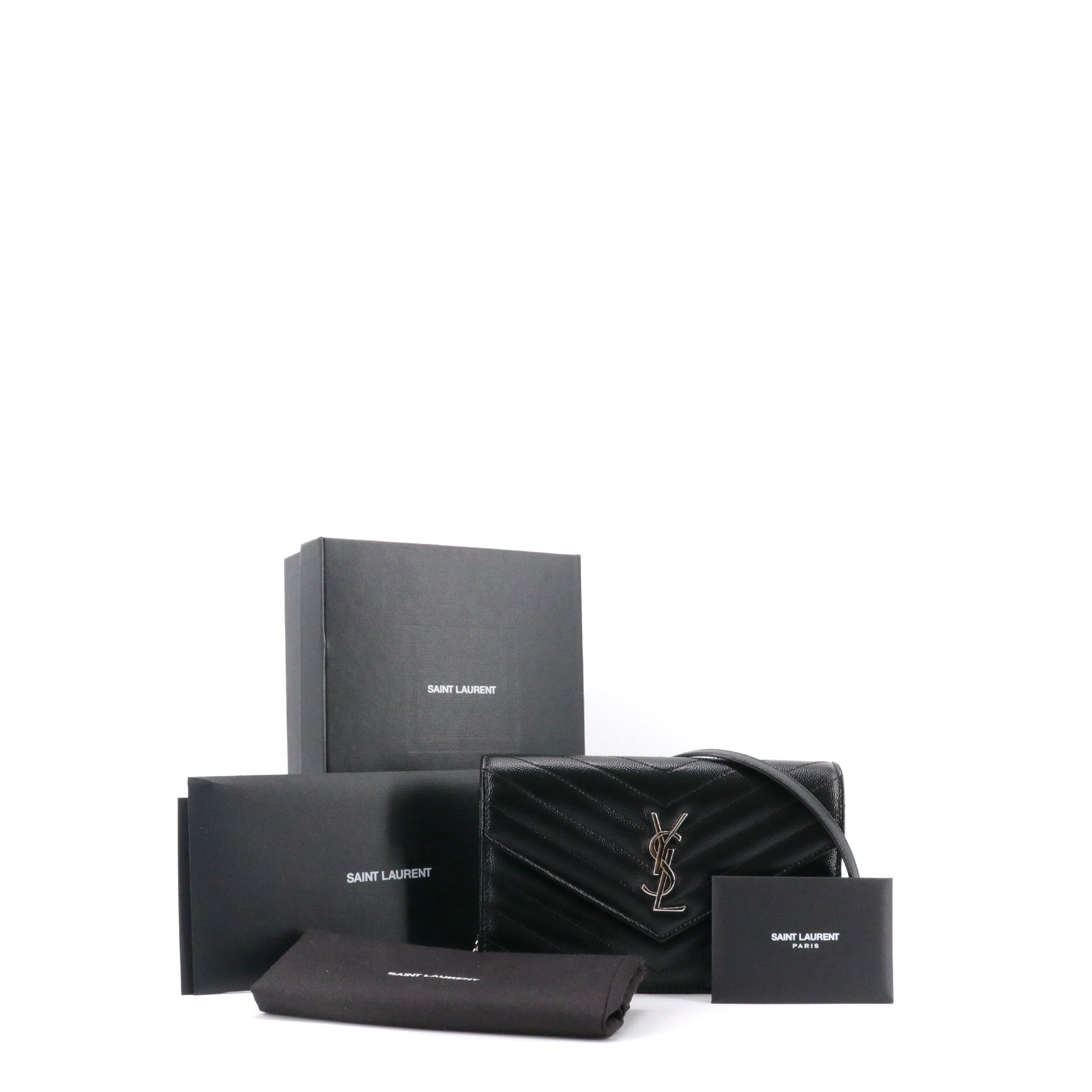 SAINT LAURENT - Sac à bandoulière Wallet on chain Cassandre Saint Laurent cuir grainé chevron noir