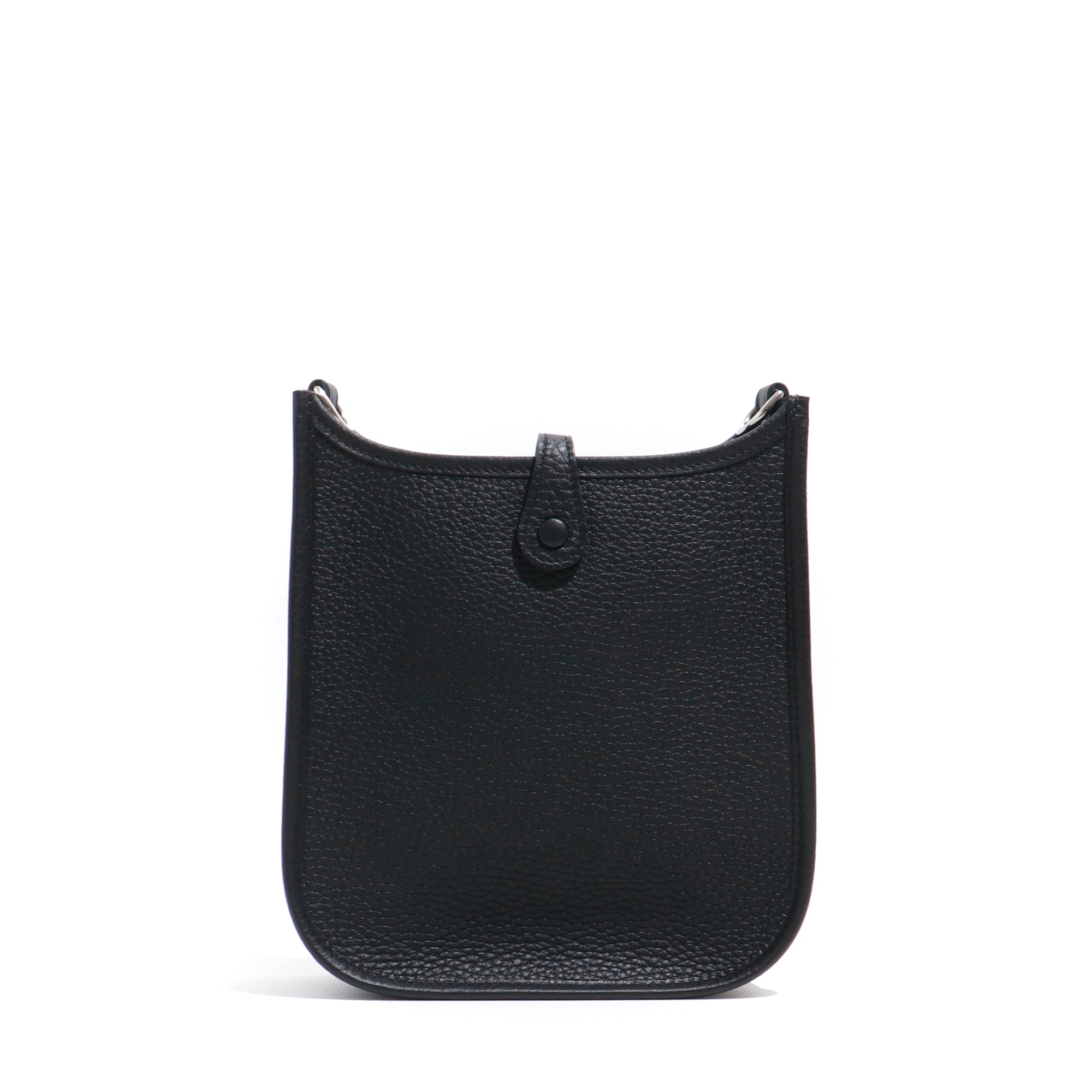 HERMÈS - Evelyne 16 shoulder bag in black taurillon leather