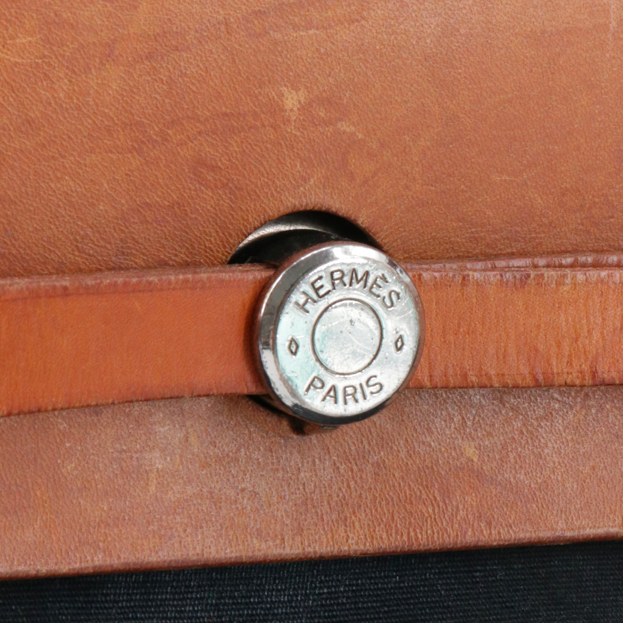 HERMÈS - Herbag 31 Zip sand bag