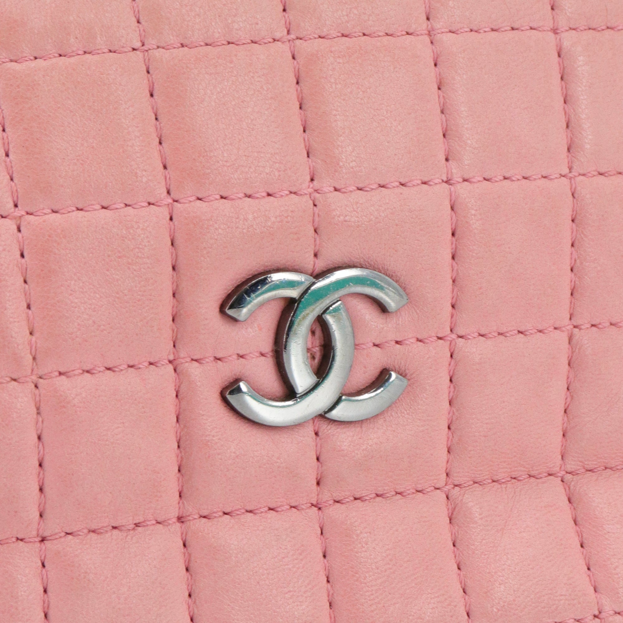 CHANEL - Chanel Chocolate Bar Multiple Chain Shoulder Bag in Vintage Pale Pink Leather