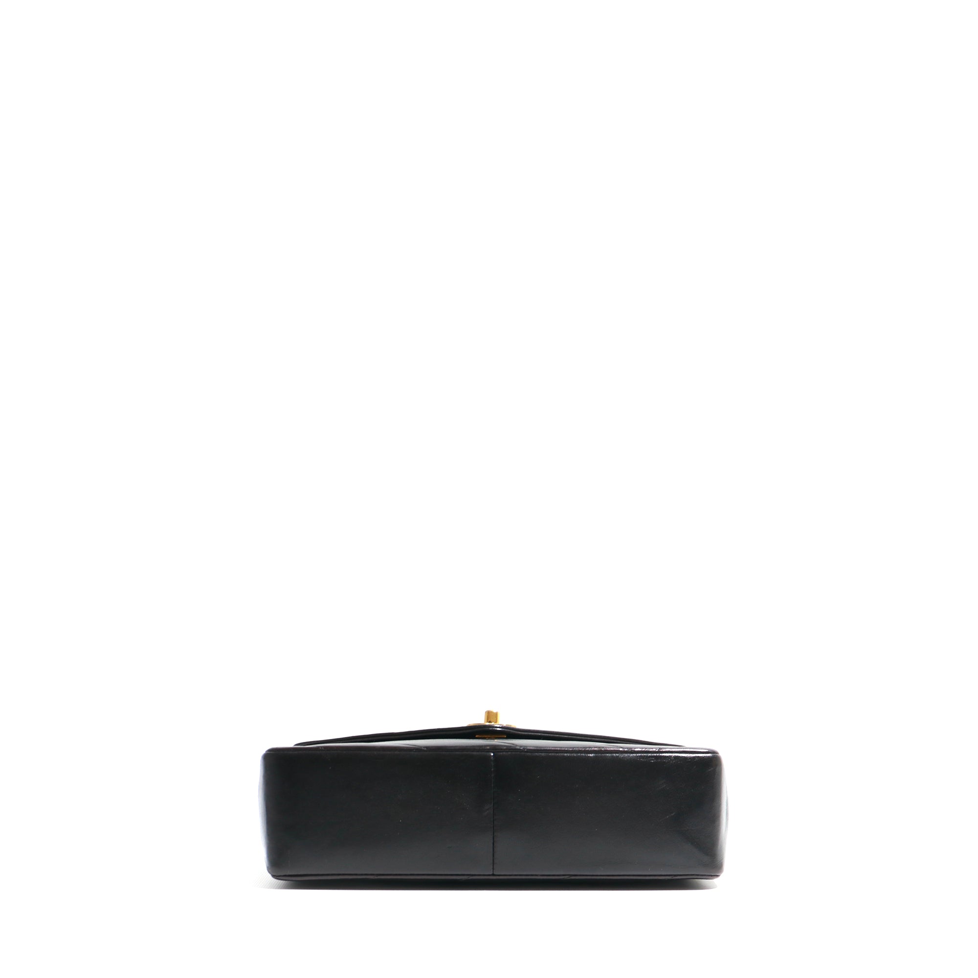 CHANEL - Sac à main Timeless 25 cuir chevrons noir édition limitée