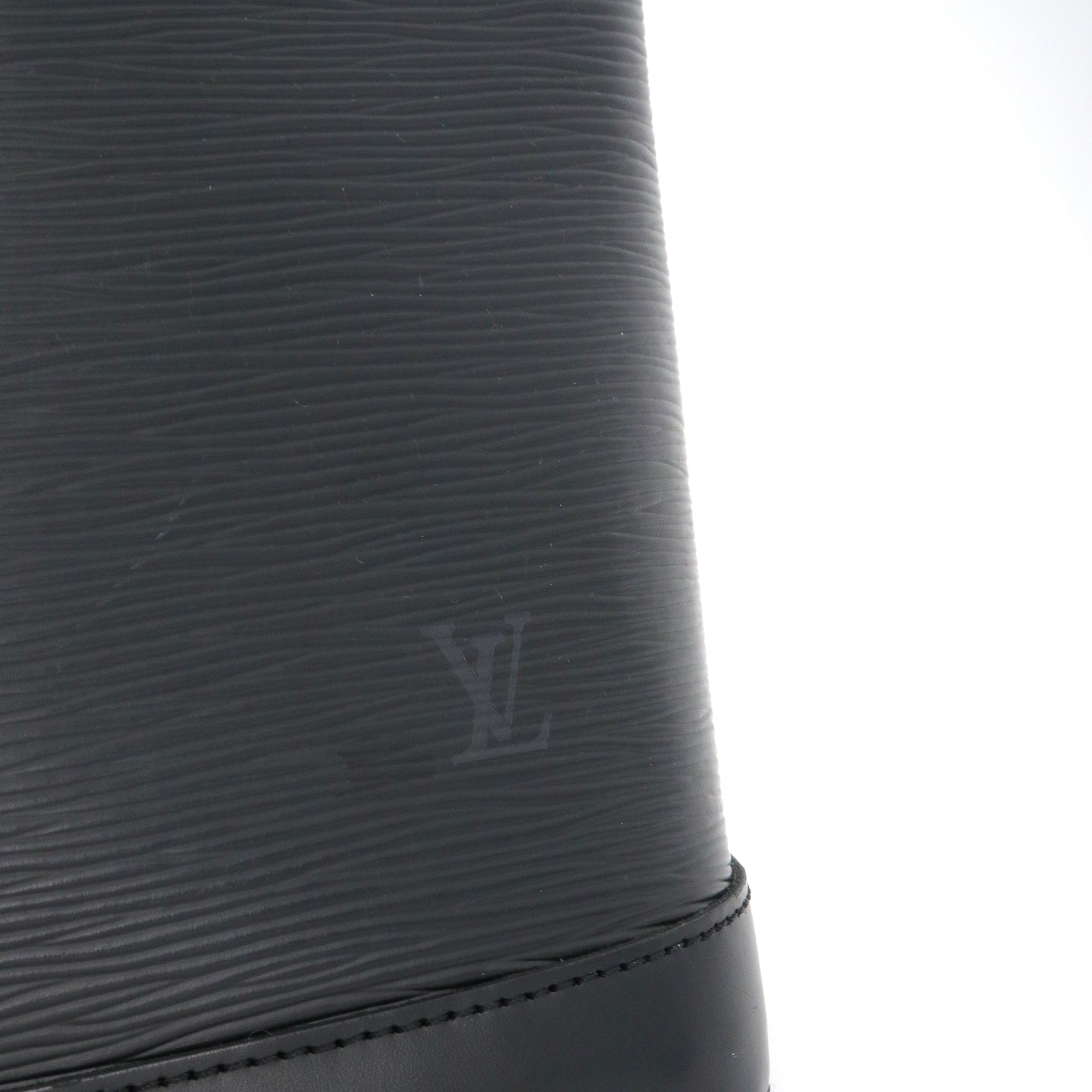 LOUIS VUITTON - Sac à main Alma PM Louis Vuitton en cuir épi noir