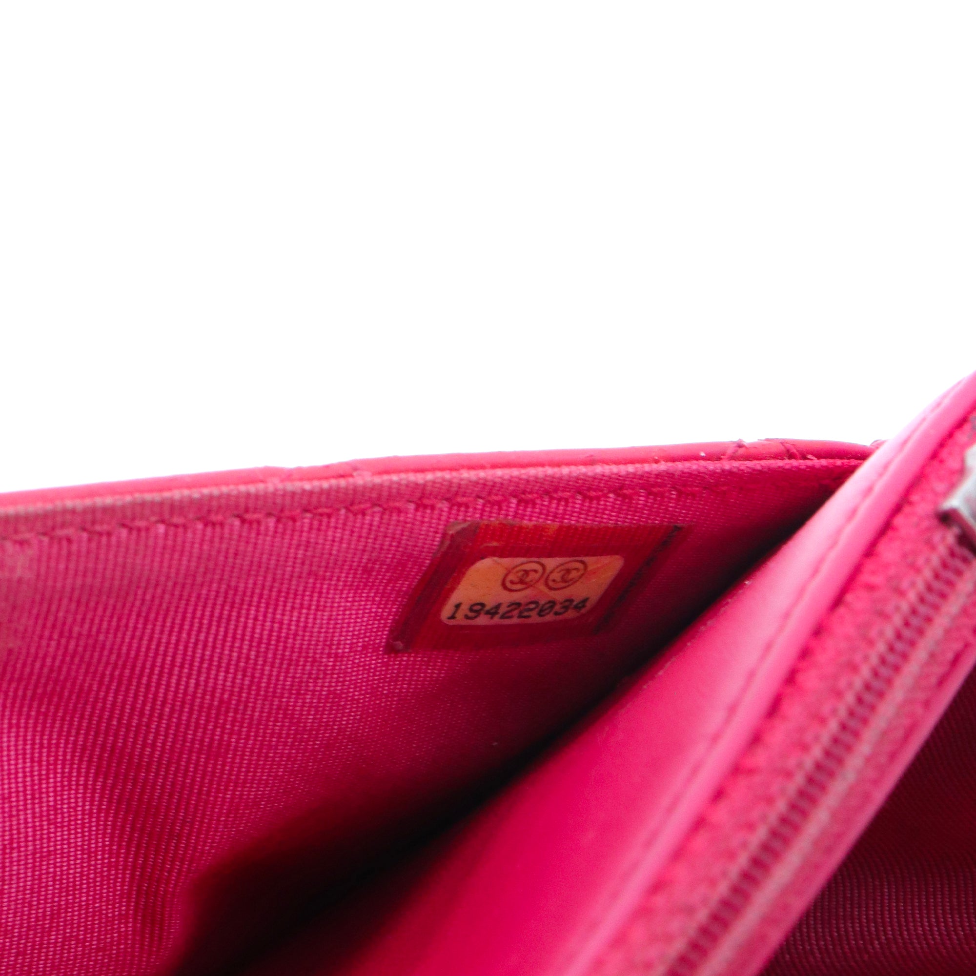 CHANEL - Sac Wallet on chain Timeless Chanel en cuir verni rose