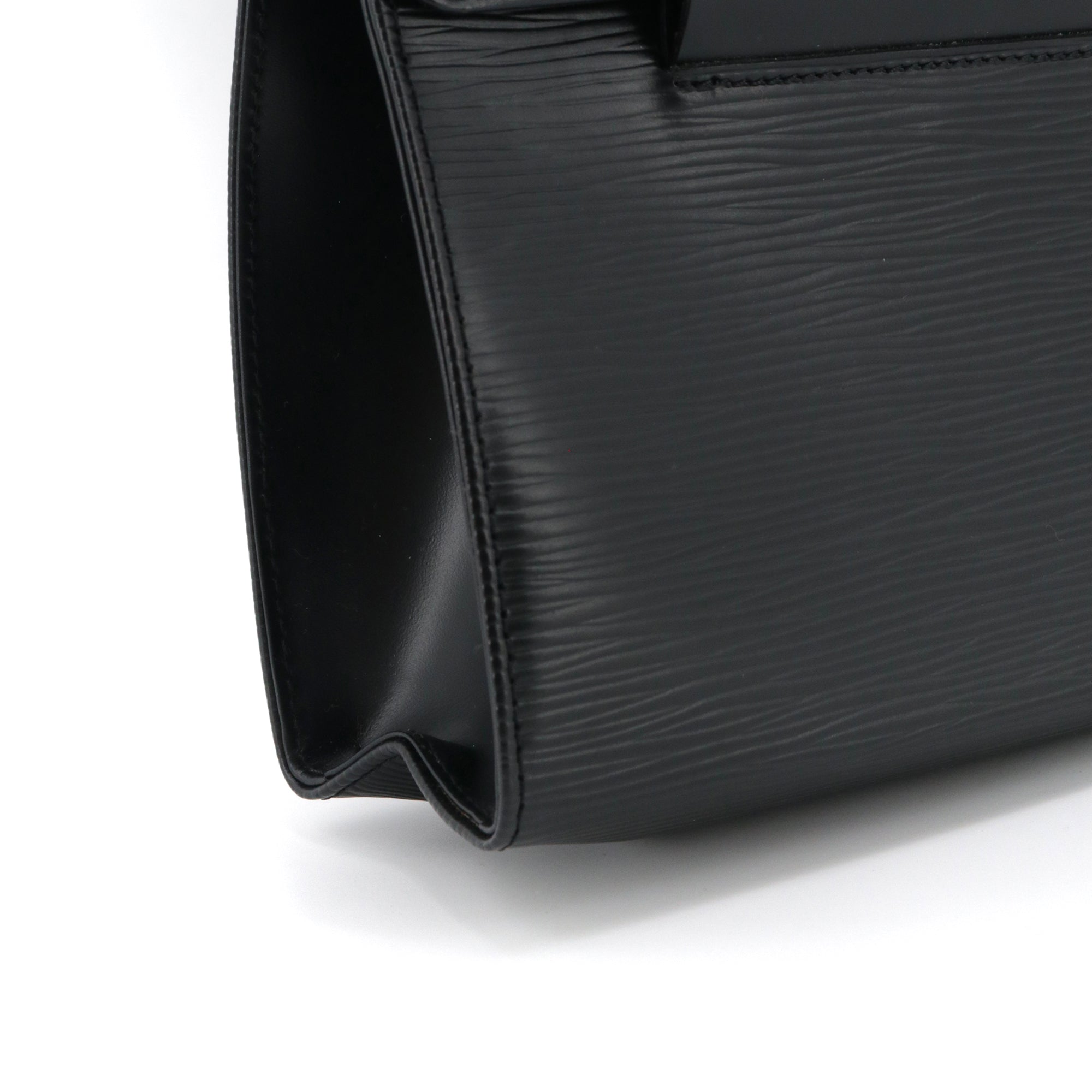 LOUIS VUITTON - Sac à épaule Dinard Louis Vuitton en cuir épi noir vintage