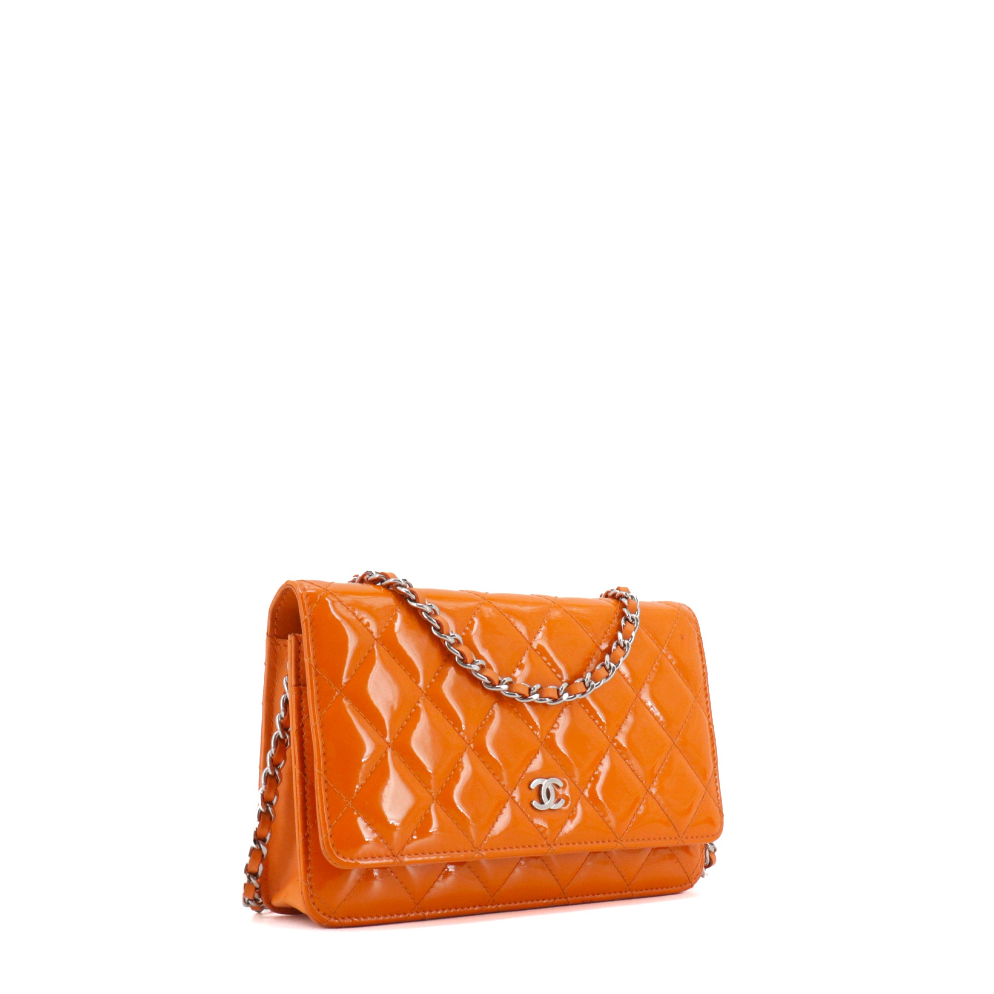 CHANEL - Sac Wallet On Chain Timeless Chanel en cuir verni orange