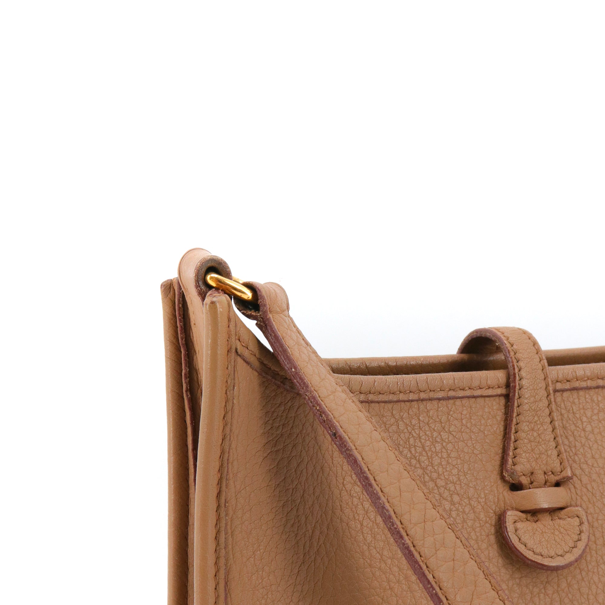 HERMÈS - Sac à bandoulière Evelyne 16 Hermès en cuir clémence marron