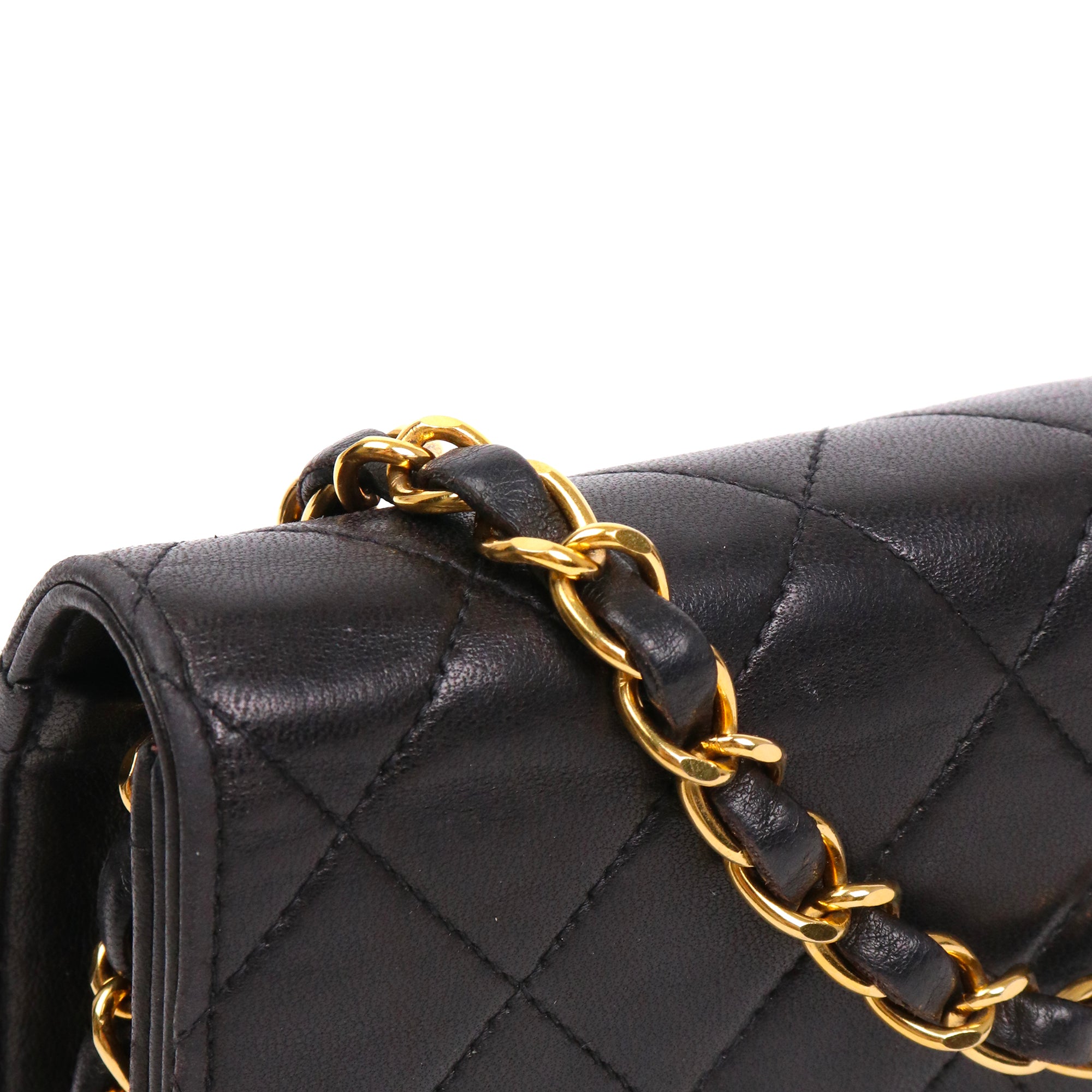 CHANEL - Sac à bandoulière Wallet On Chain Chanel en cuir lisse noir vintage