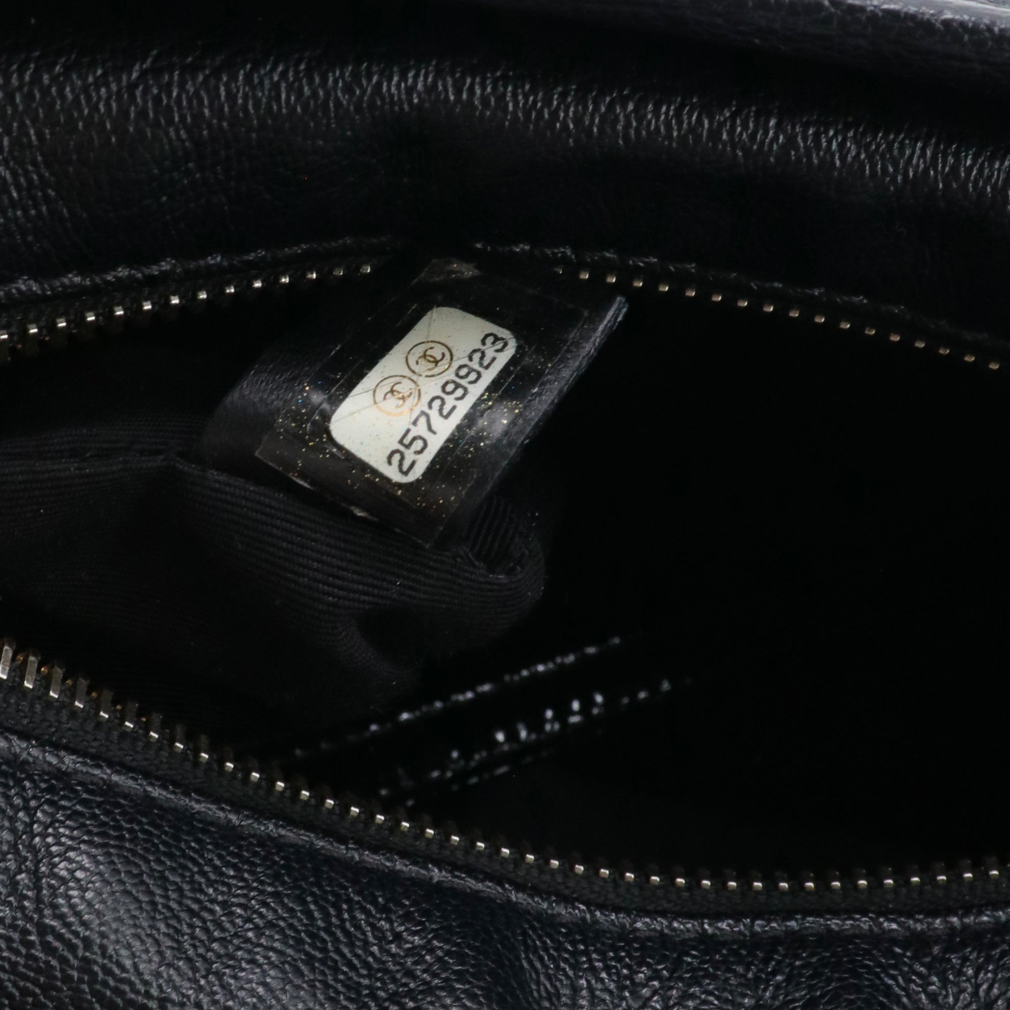 CHANEL - Chanel Gabrielle mini shoulder bag in black smooth and patent leather