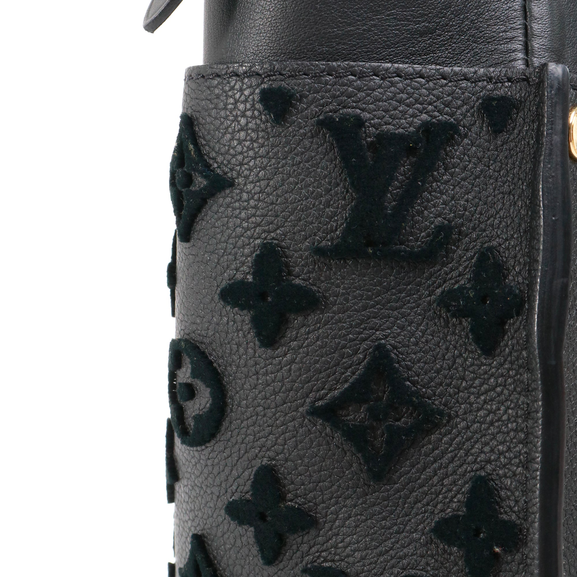 LOUIS VUITTON - Cabas My Side handbag in black grained leather