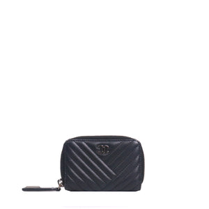 CHANEL - Black quilted leather wallet