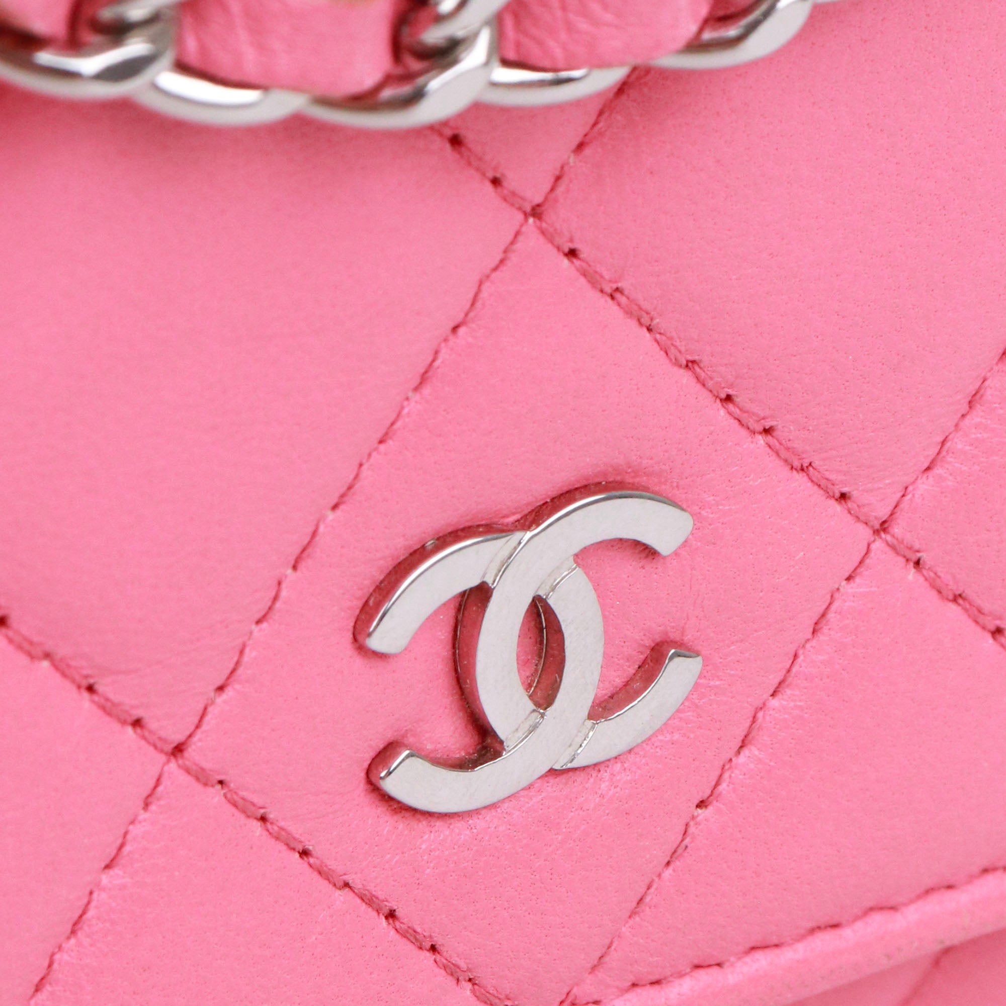 CHANEL - Sac Wallet On Chain Timeless Chanel en cuir lisse rose