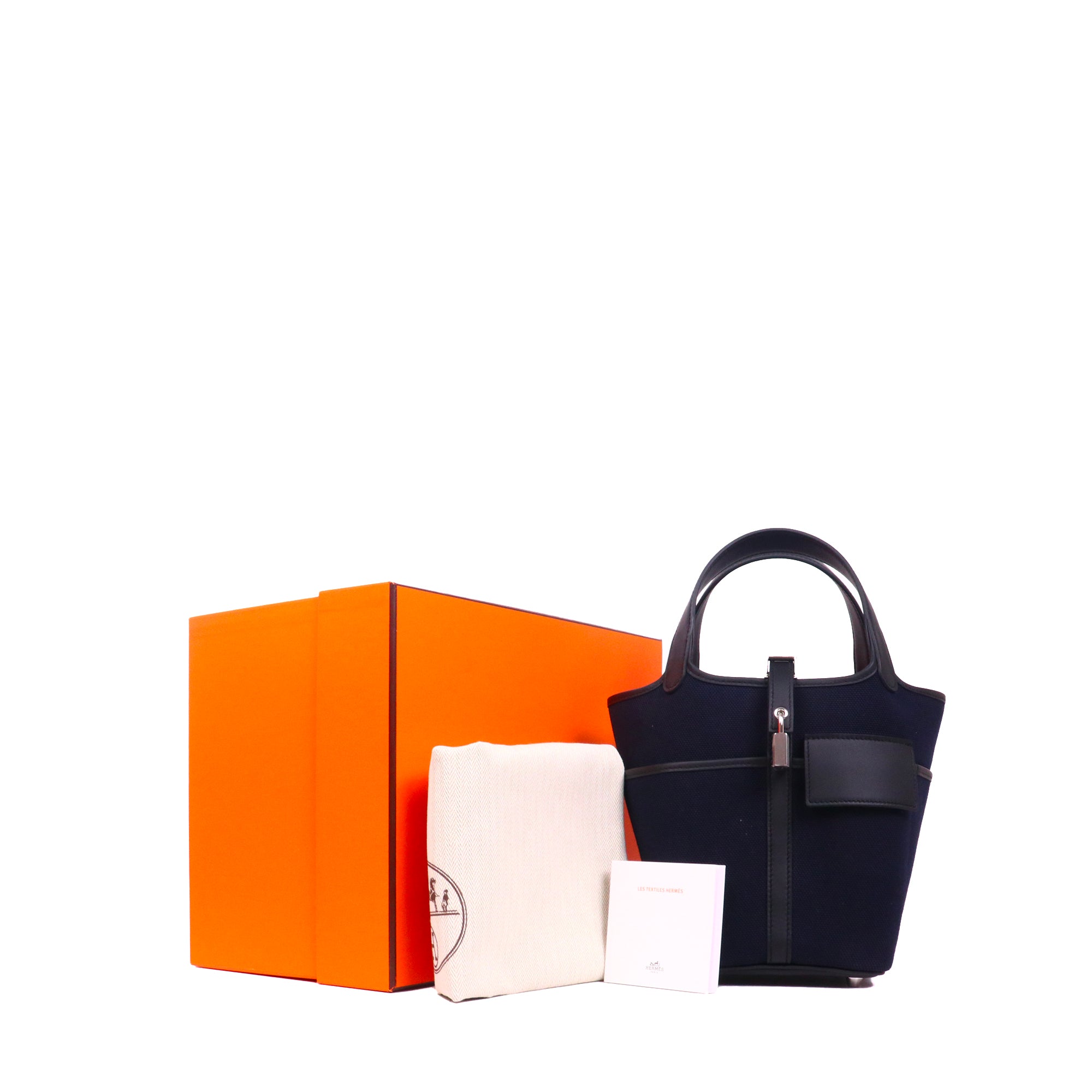 HERMÈS - Picotin 22 bag in black Taurillon Clémence leather