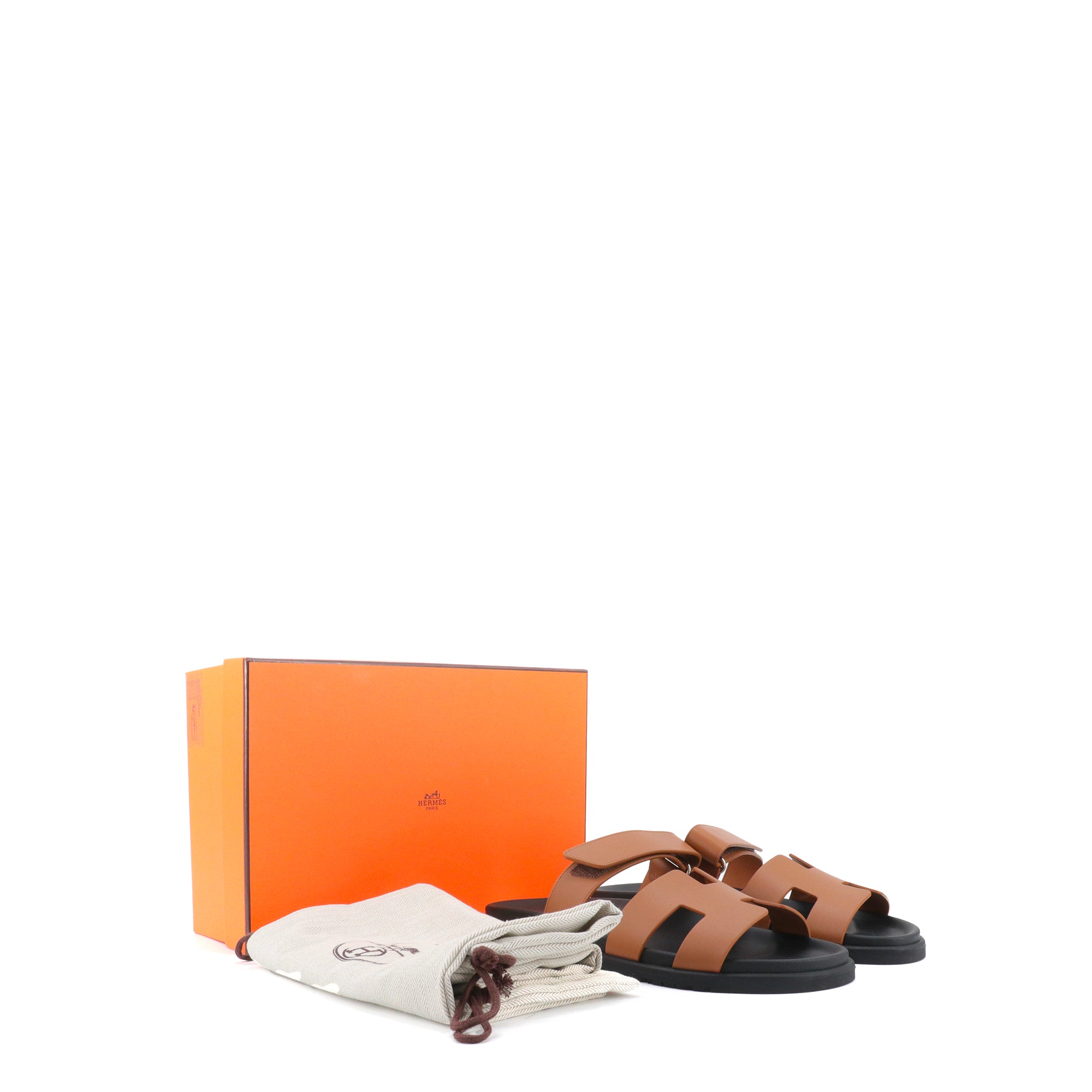 HERMÈS - Sandales Chypre Hermès en cuir lisse gold (T41,5)