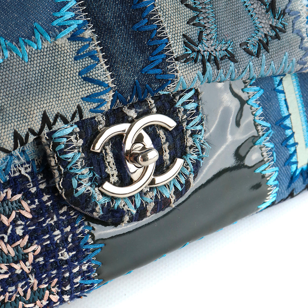 CHANEL - Sac à bandoulière Timeless Jumbo Denim Patchwork