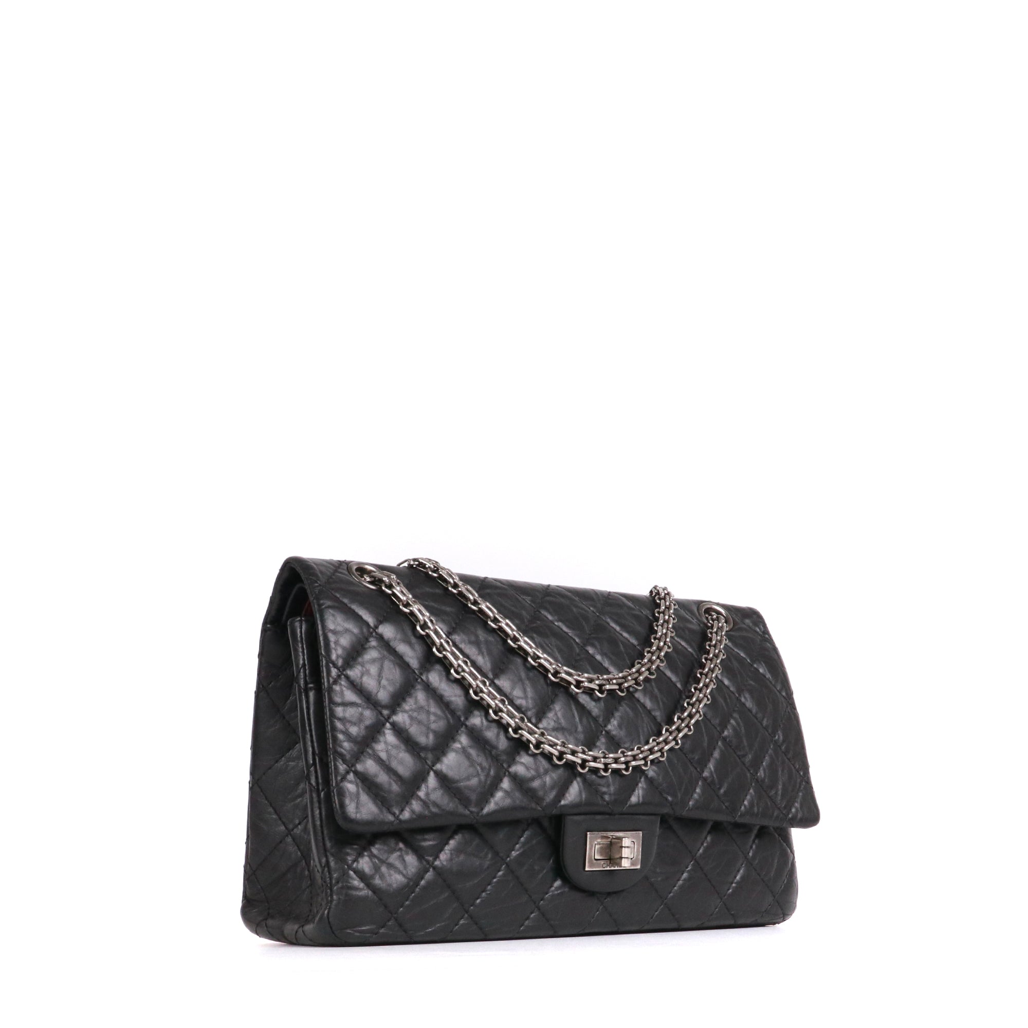CHANEL - Sac à bandoulière 2.55 Chanel medium en cuir froissé noir