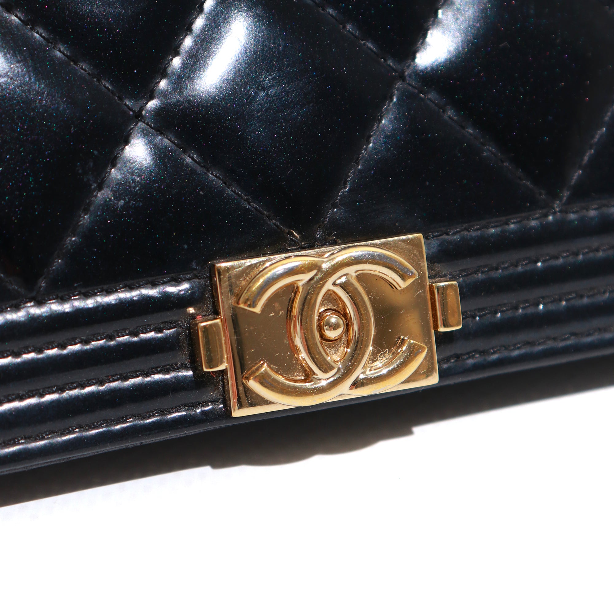 CHANEL - Boy wallet in patent quilted leather