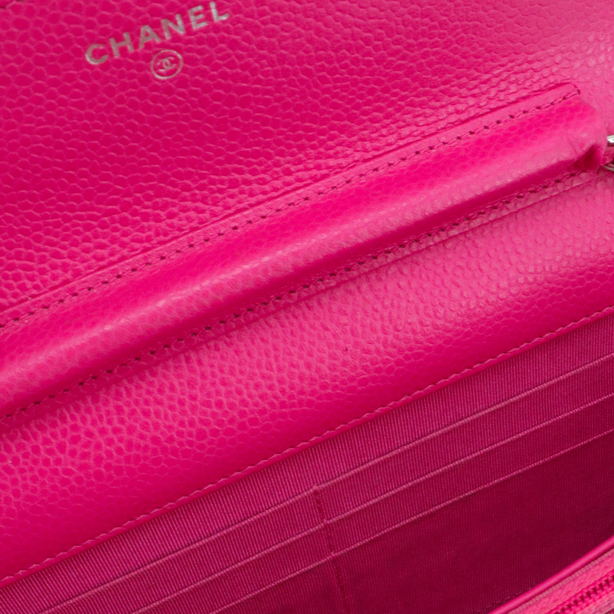 CHANEL - Sac à bandoulière Wallet On Chain édition limitée Chanel en cuir caviar rose