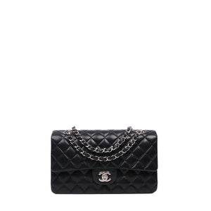 CHANEL - Chanel Timeless 25 double flap handbag in black quilted leather