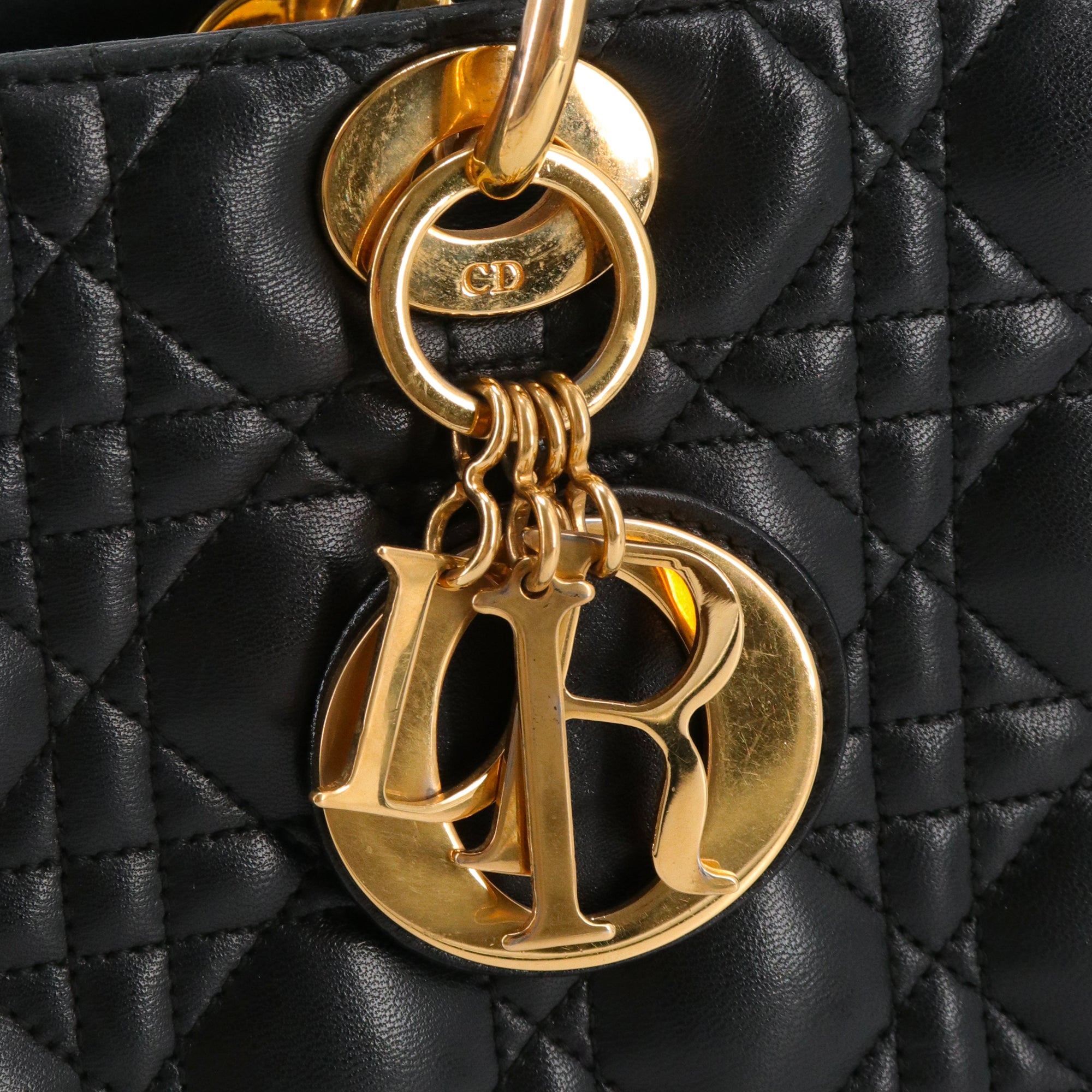 DIOR - Sac à main Lady Dior large en cuir cannage noir vintage