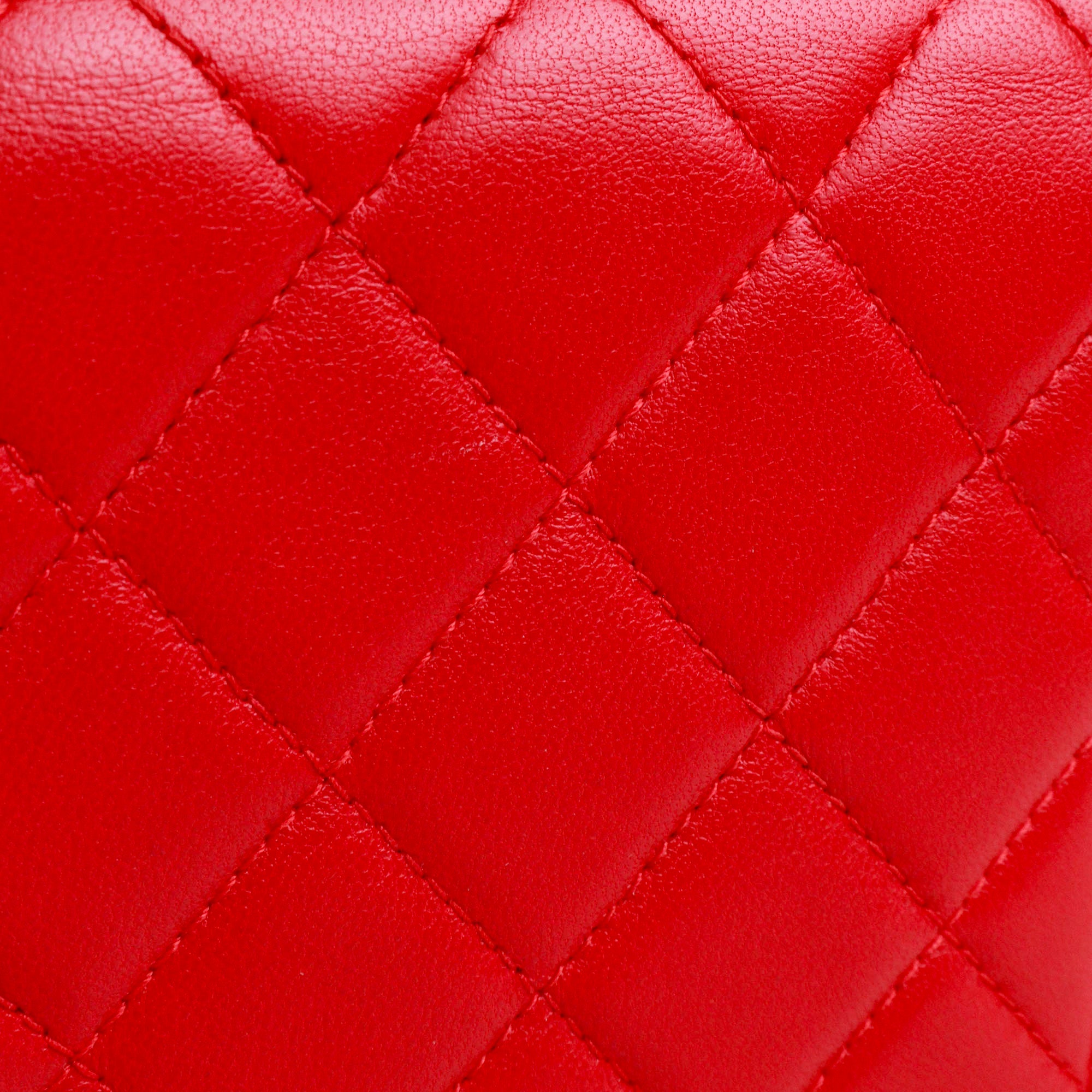 CHANEL - Sac à bandoulière Wallet On Chain Boy Chanel en cuir lisse rouge
