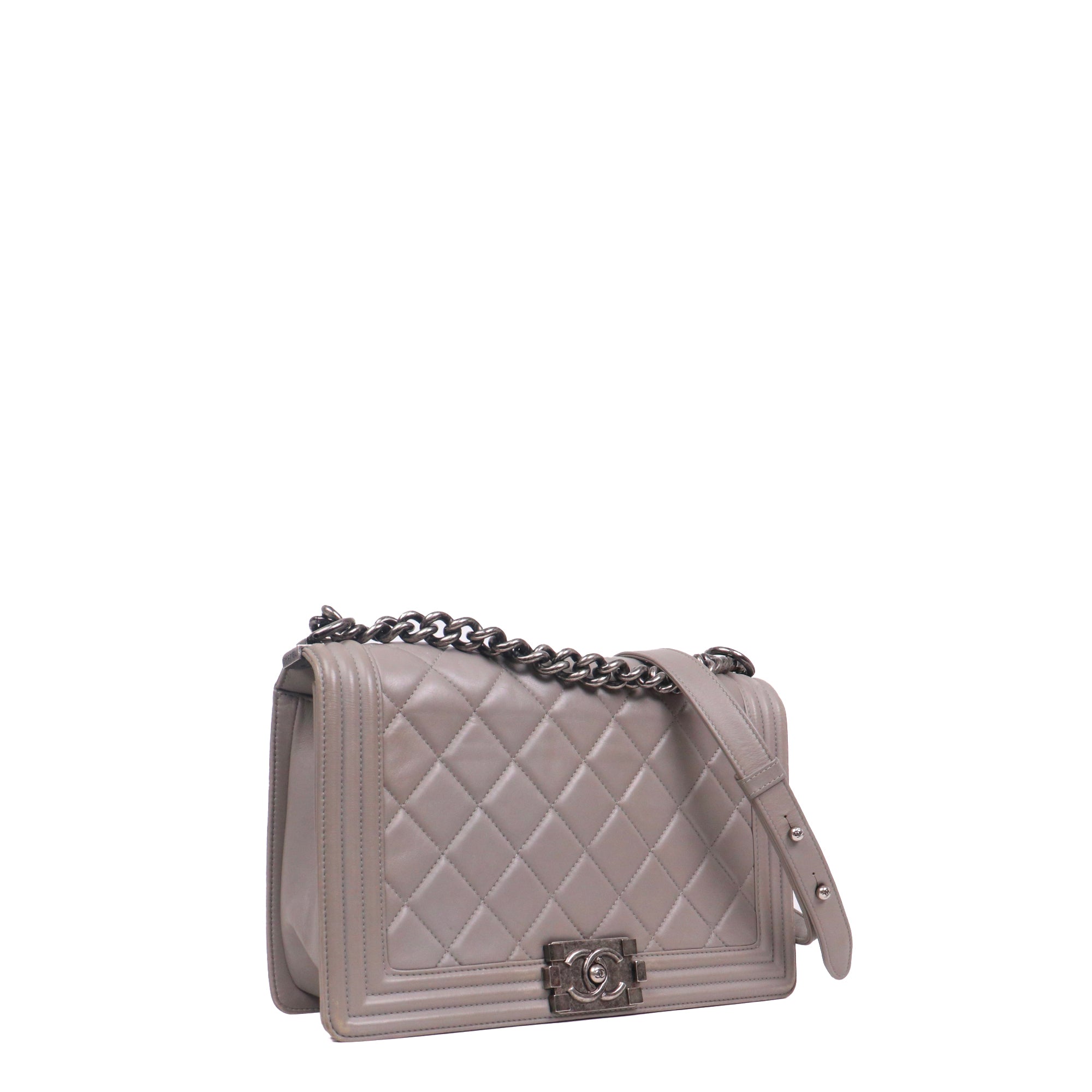 CHANEL - Sac à bandoulière Boy Chanel en cuir gris