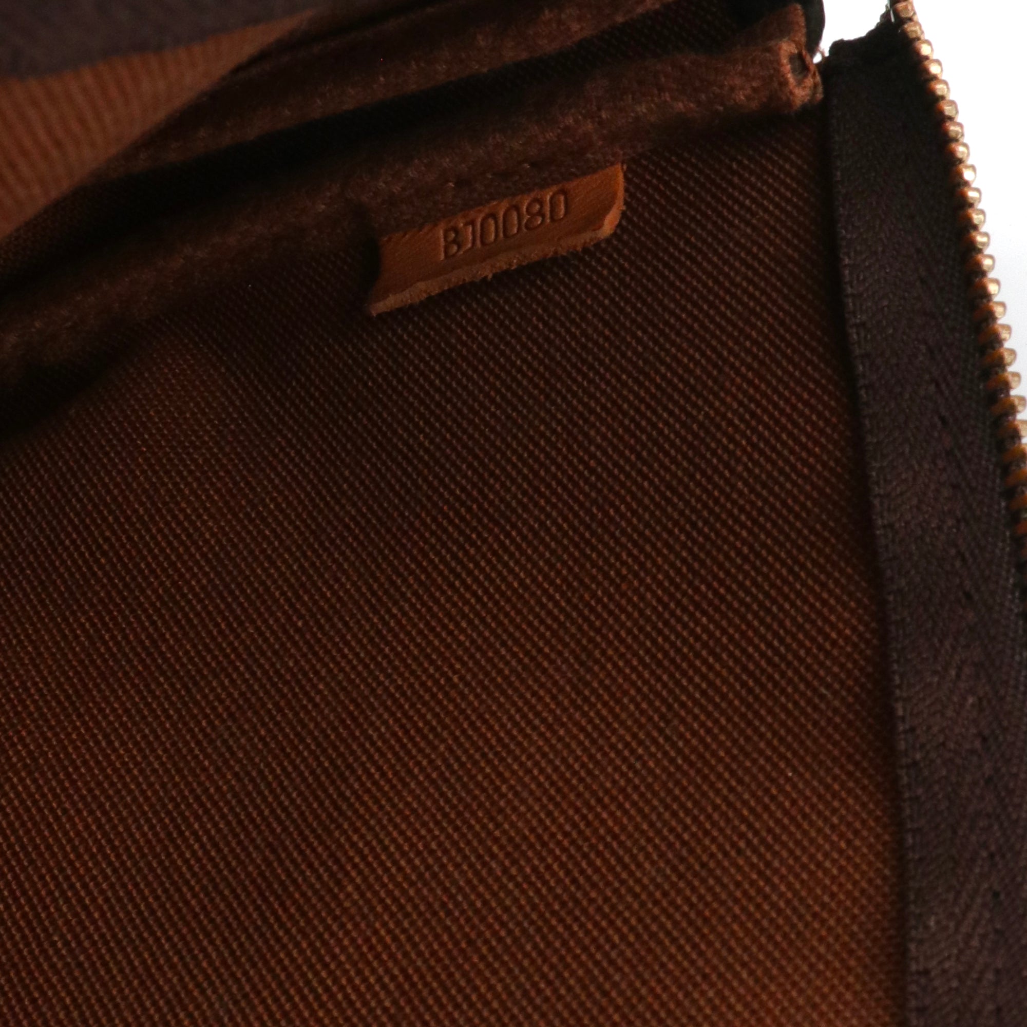 LOUIS VUITTON - Accessories pouch