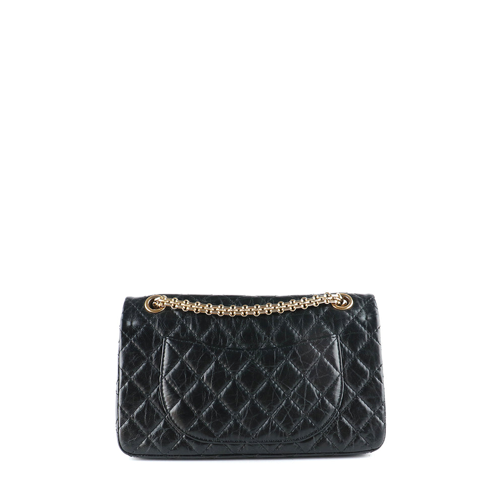 CHANEL - Sac à main 2.55 en cuir matelassé noir
