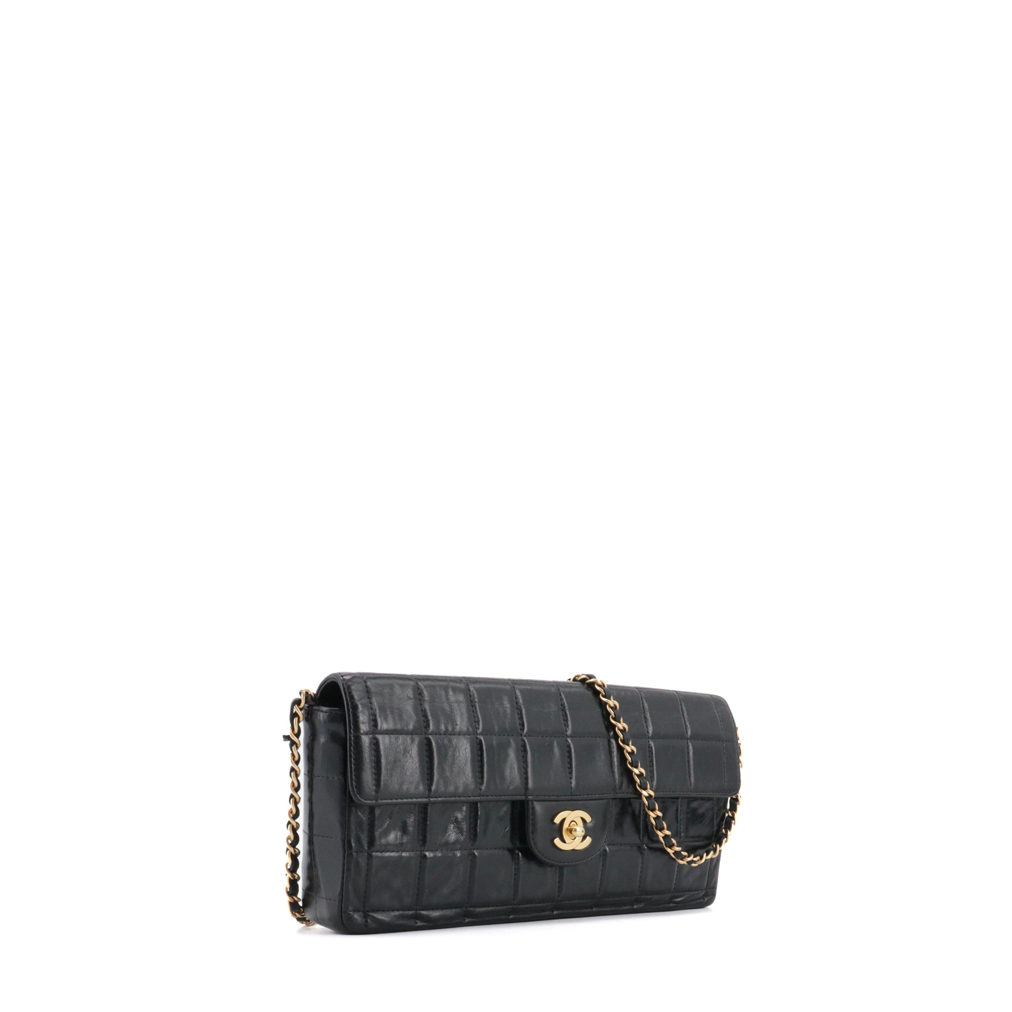 CHANEL - Vintage Chanel Caméra shoulder bag in cream white leather