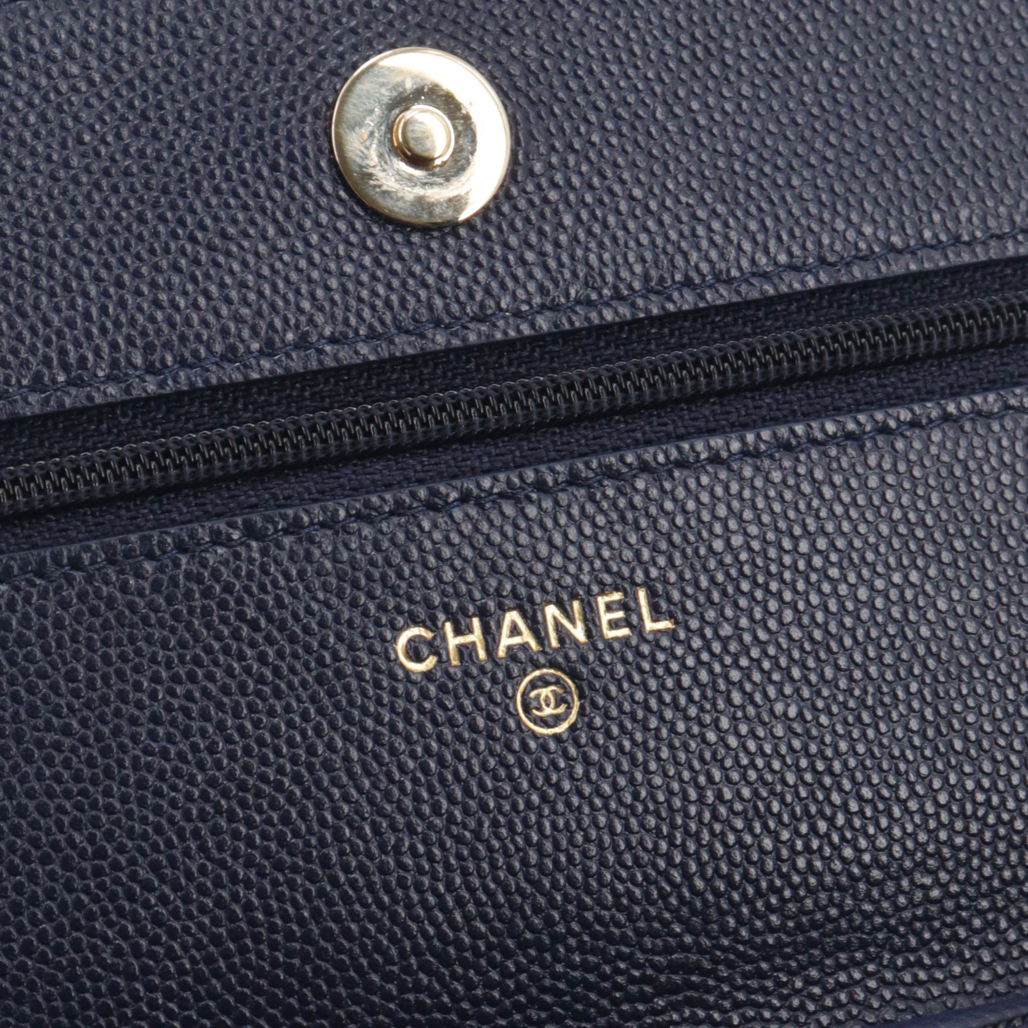 CHANEL - Sac Wallet On Chain Timeless Chanel en cuir caviar bleu marine