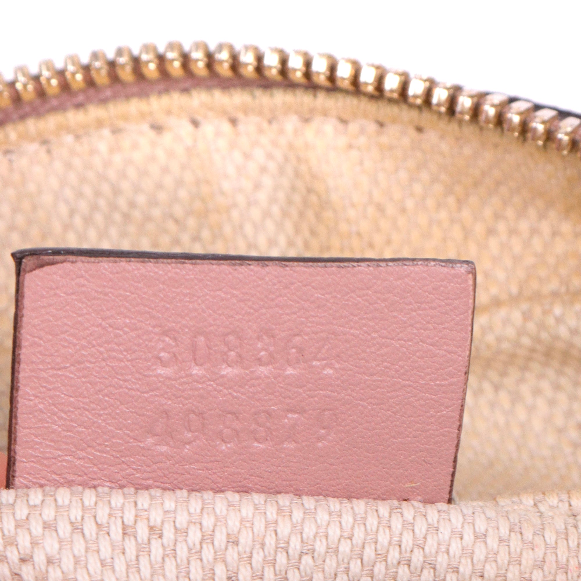 GUCCI - Sac à bandoulière Soho Camera Gucci en cuir verni rose