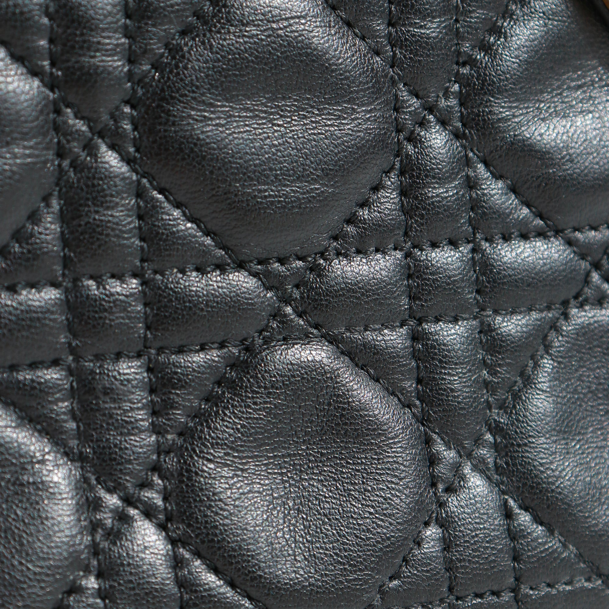 DIOR - Sac à main Lady Dior medium en cuir noir vintage