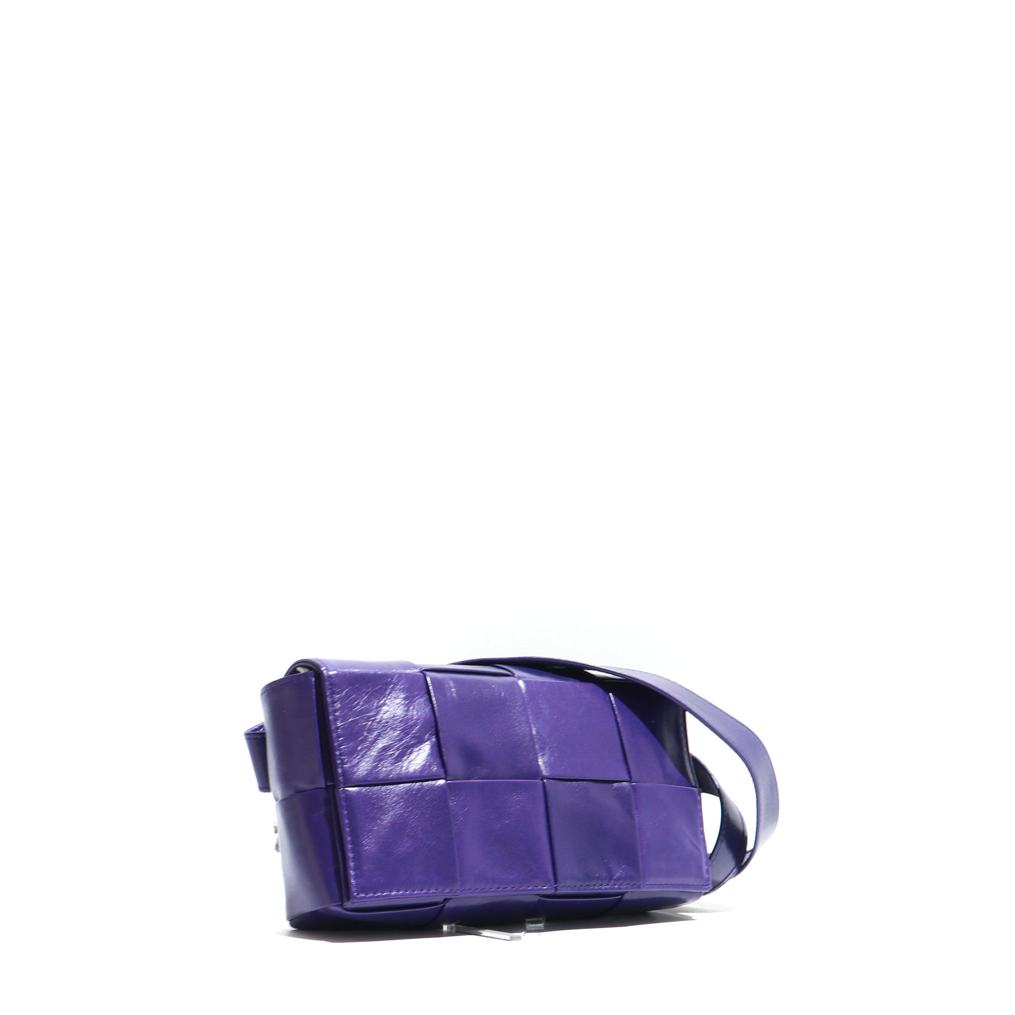 BOTTEGA VENETA - Cassette mini belt bag in purple smooth leather