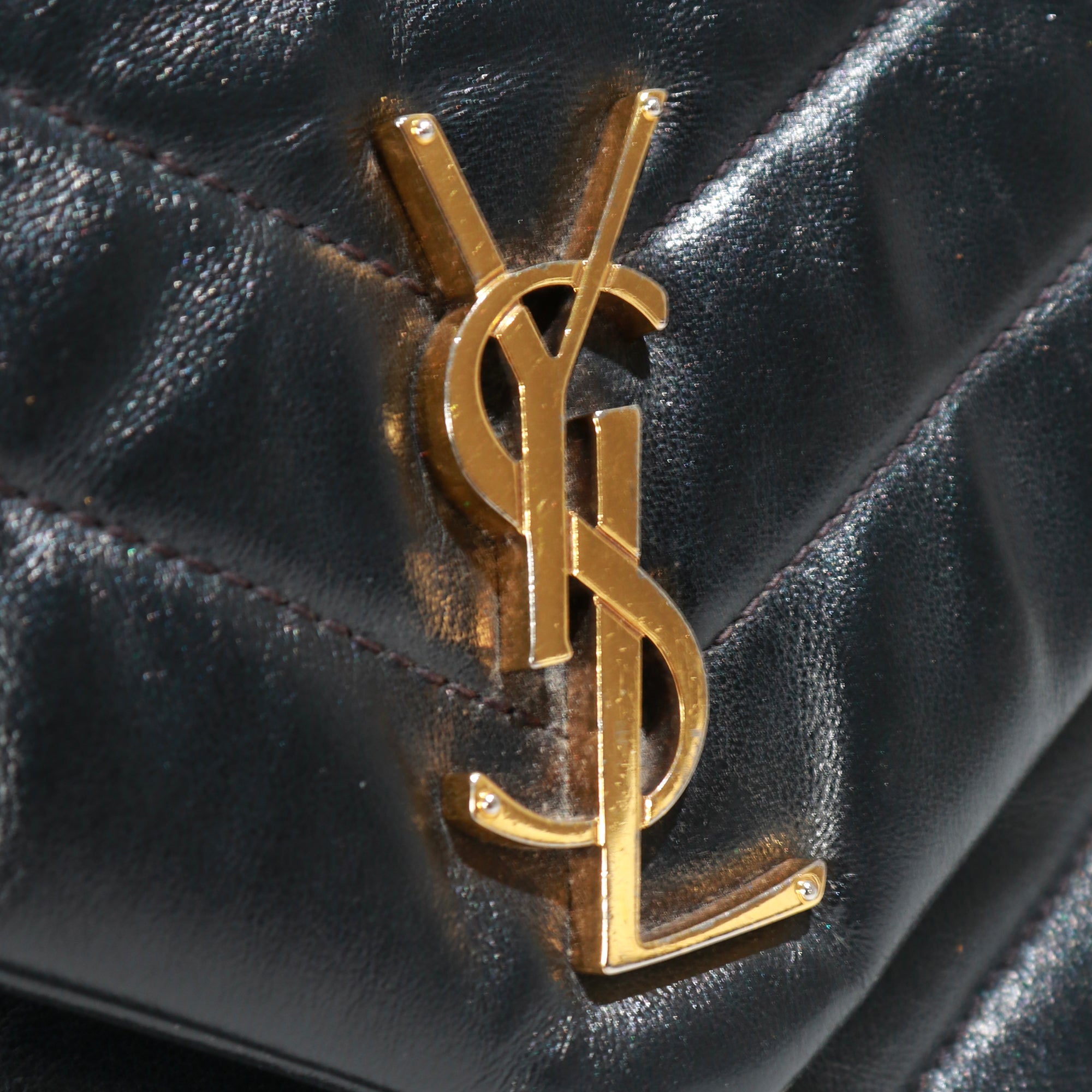 SAINT LAURENT - Sac à bandoulière Loulou small en cuir matelassé noir