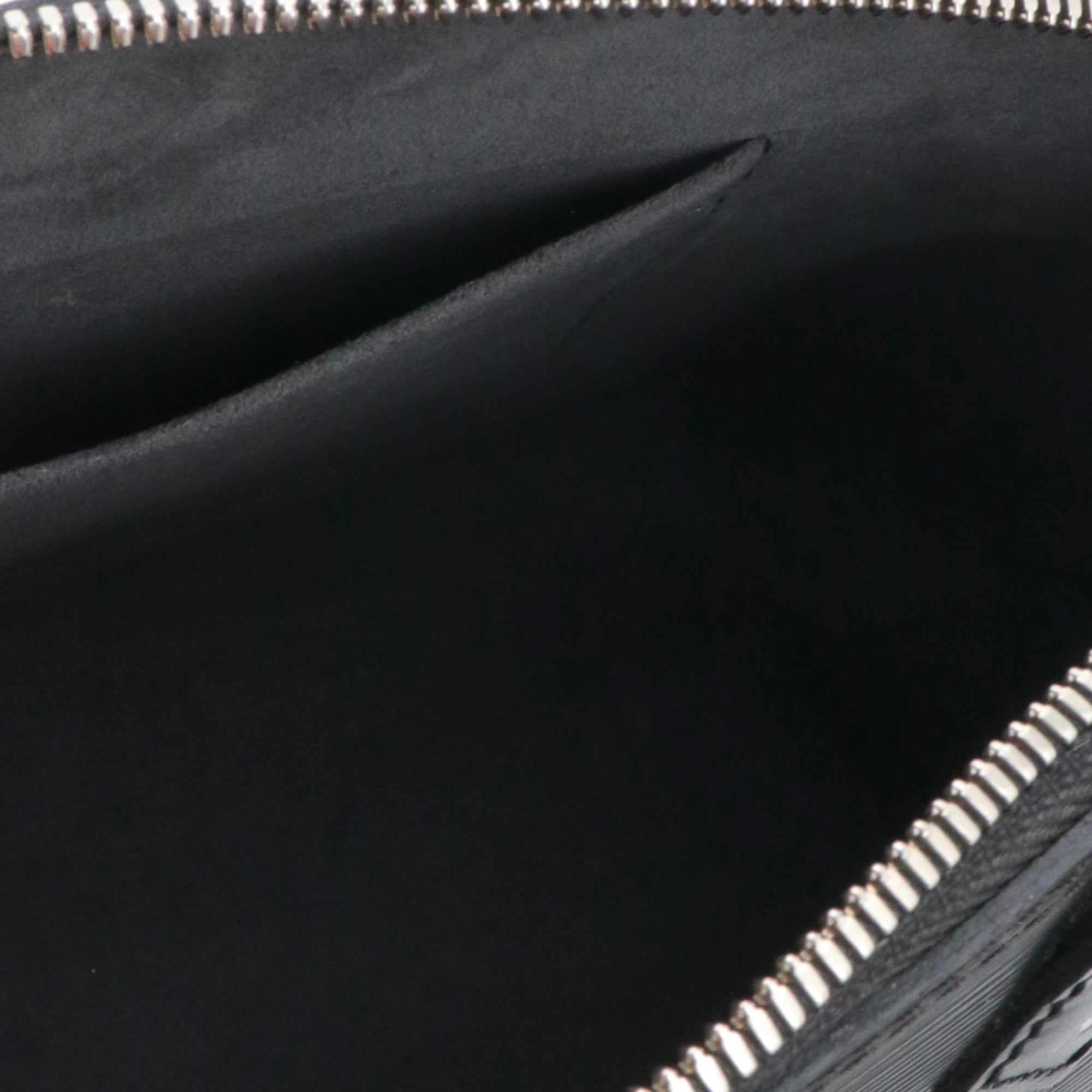 LOUIS VUITTON - Sac à bandoulière Alma BB Louis Vuitton en cuir épi noir