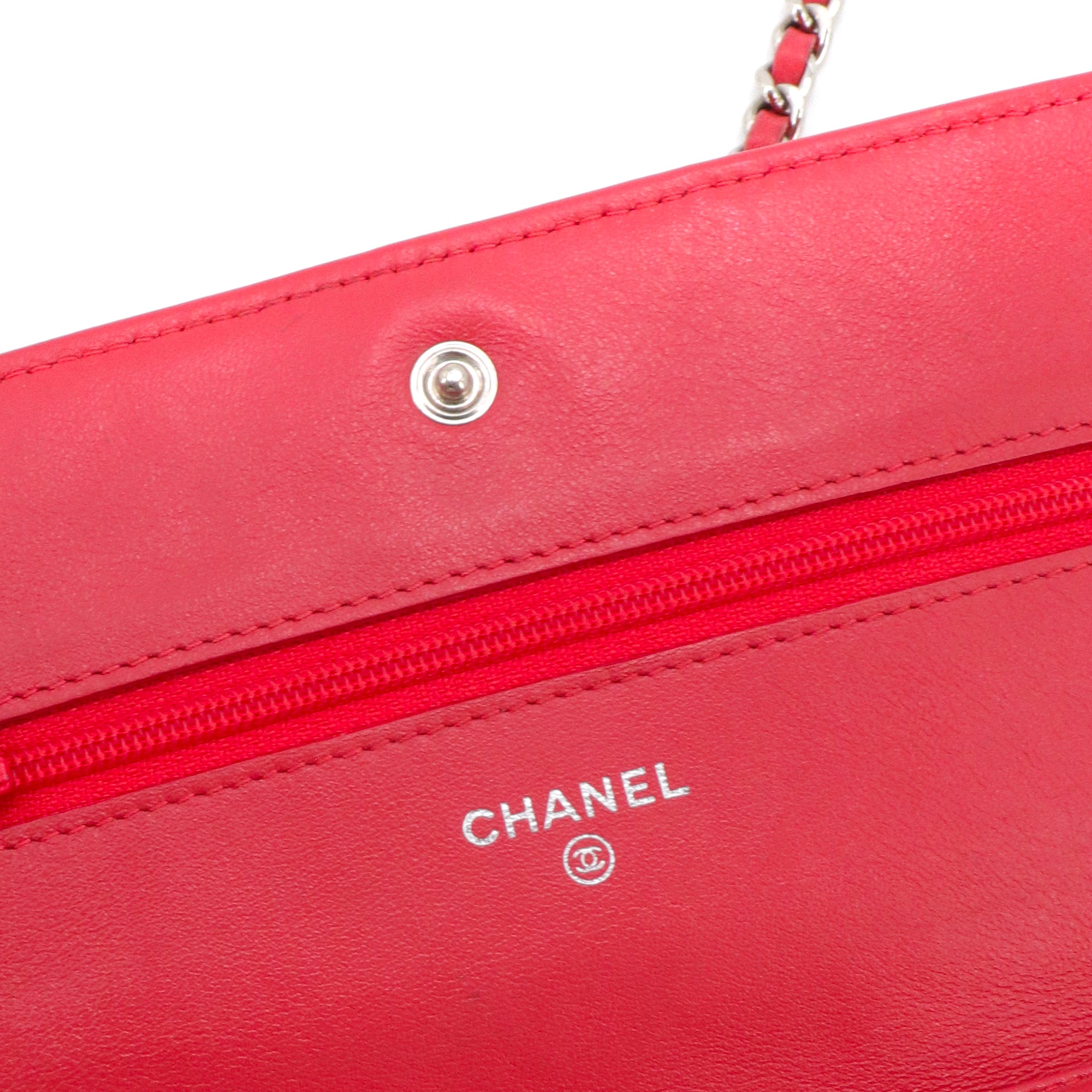 CHANEL - Chanel Wallet On Chain shoulder bag in pink patent leather