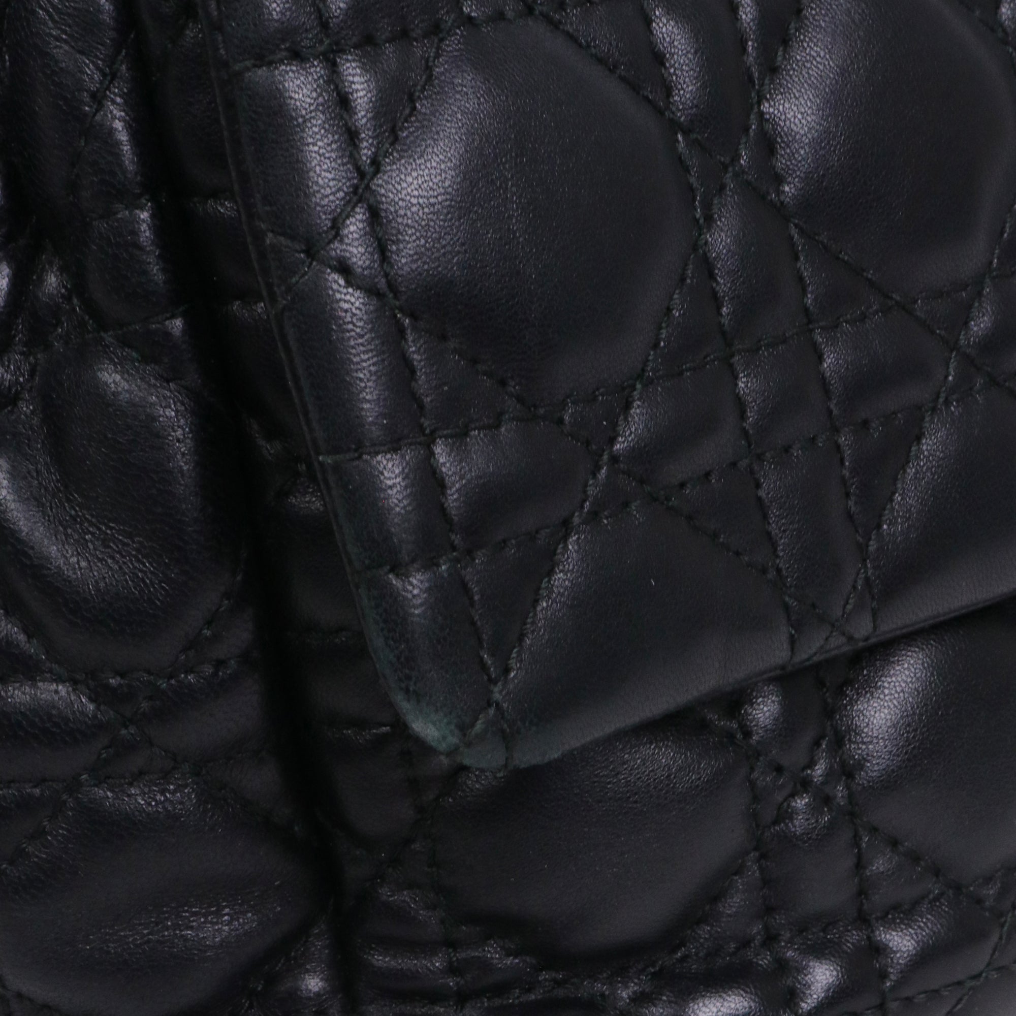 DIOR - Roller shoulder bag in navy blue grained leather