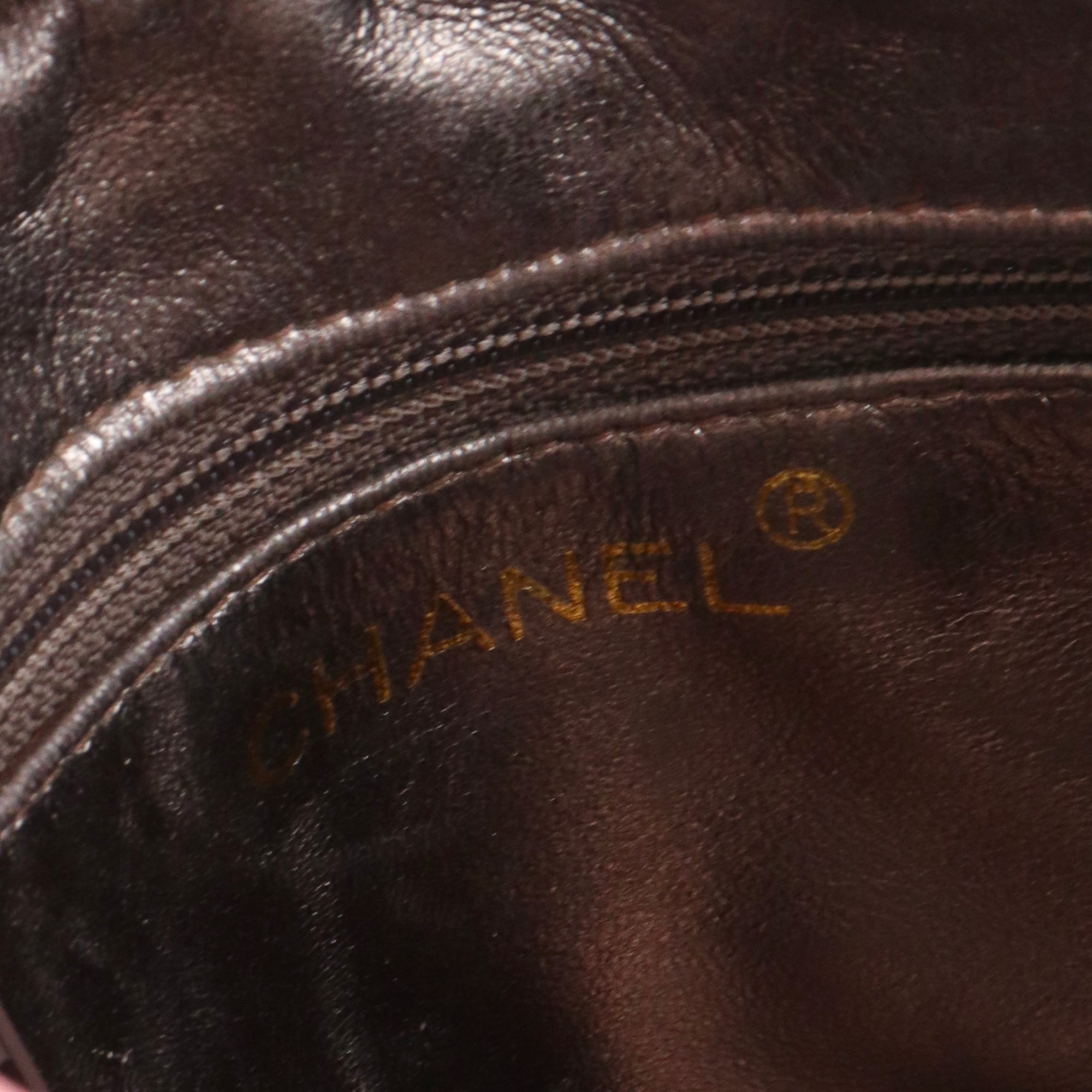 CHANEL - Sac à bandoulière Caméra Chanel en cuir mordoré vintage