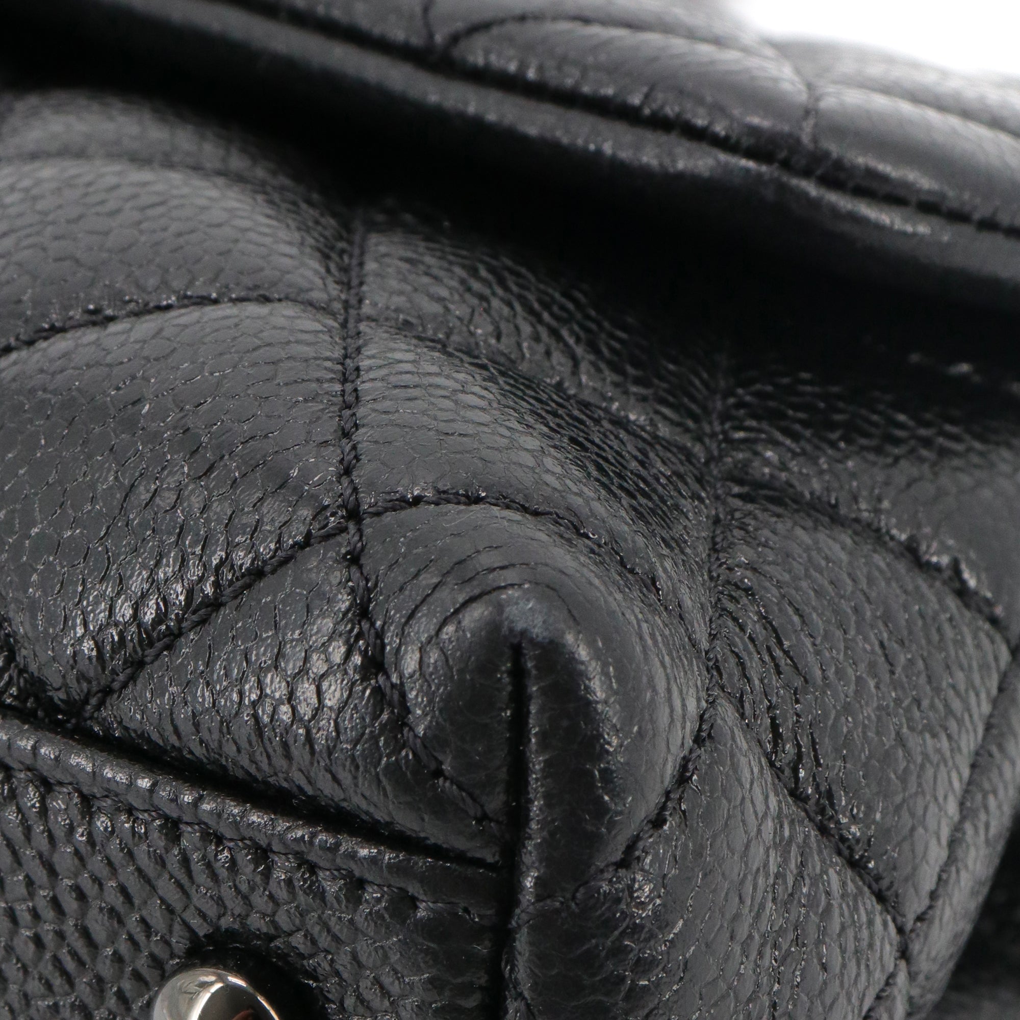 CHANEL - Chanel Coco Handle shoulder bag in full black caviar leather