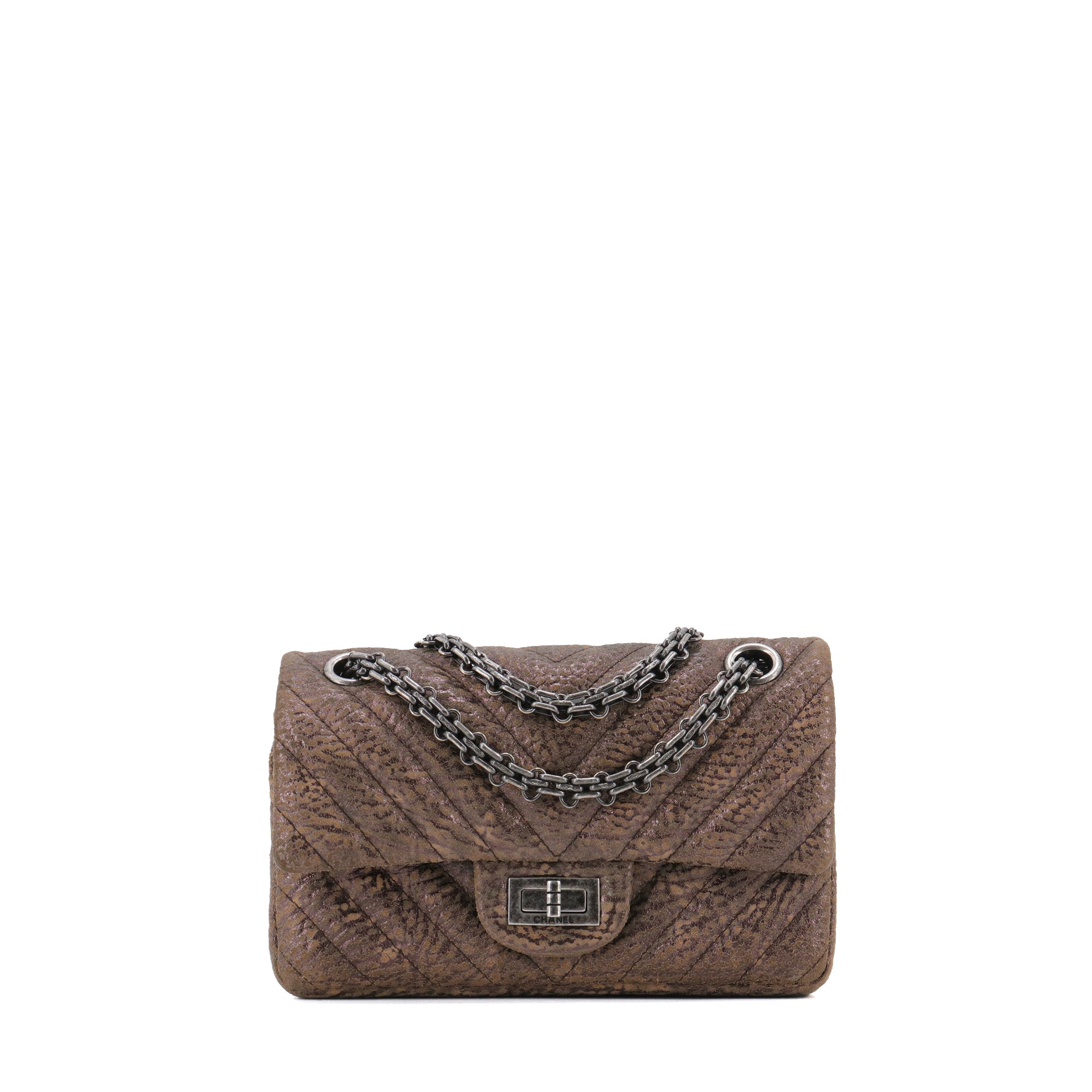 CHANEL - Sac à bandoulière 2.55 Chanel en cuir chevron et nubuck marron