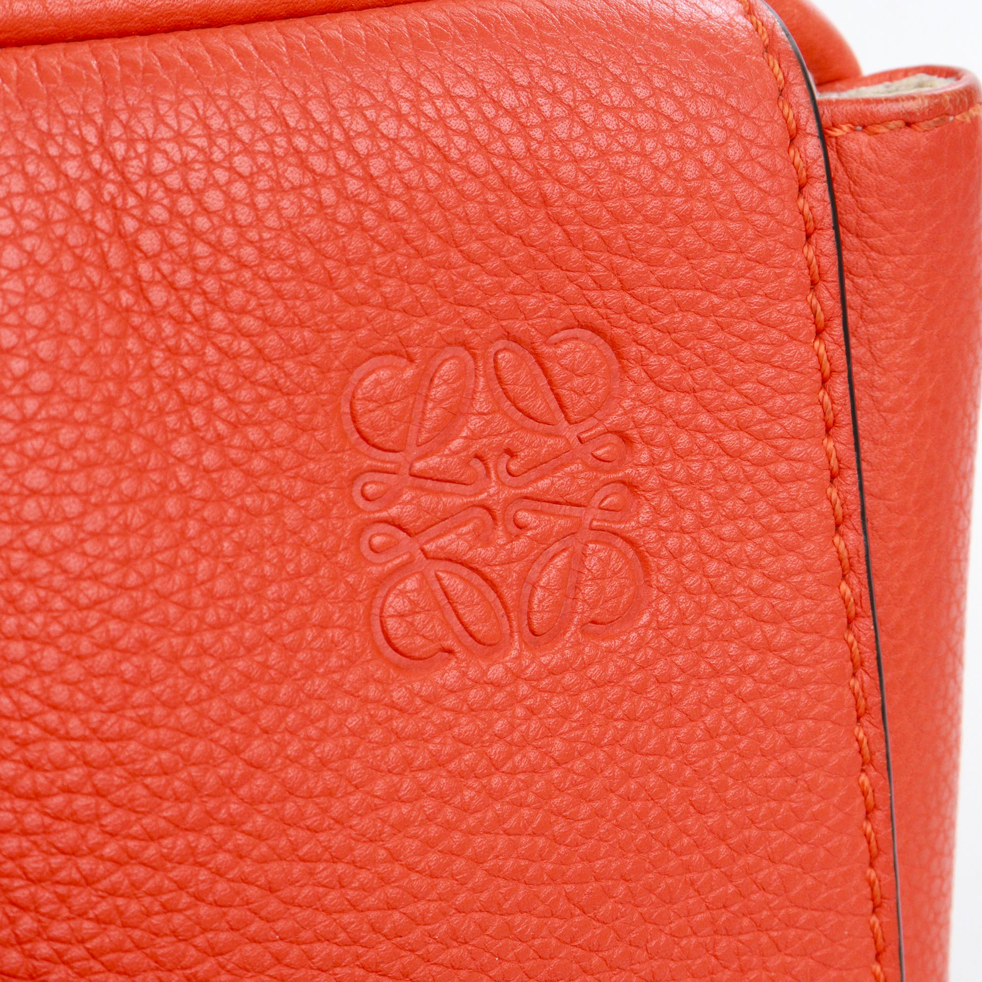 LOEWE - Sac à bandoulière Military Messenger XS Loewe en cuir grainé orange