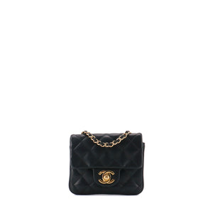 CHANEL - Sac à bandoulière Classique/Timeless micro Chanel en cuir lisse noir vintage