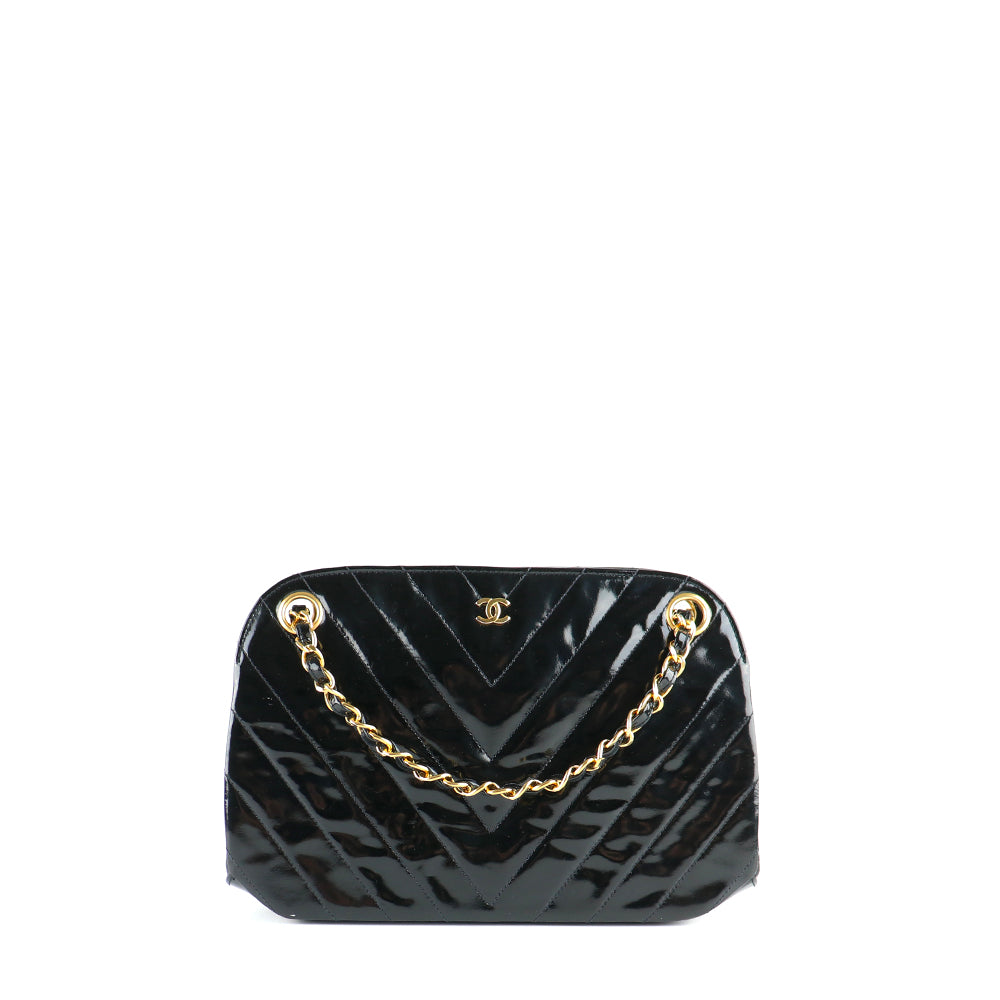 CHANEL - Vintage patent leather shoulder bag