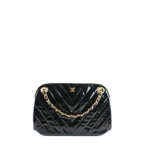 CHANEL - Sac à épaule en cuir verni vintage
