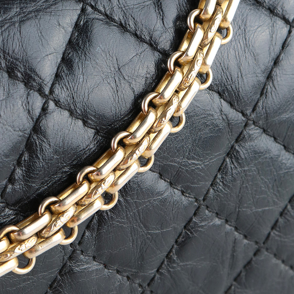 CHANEL - Sac à main 2.55 en cuir matelassé noir