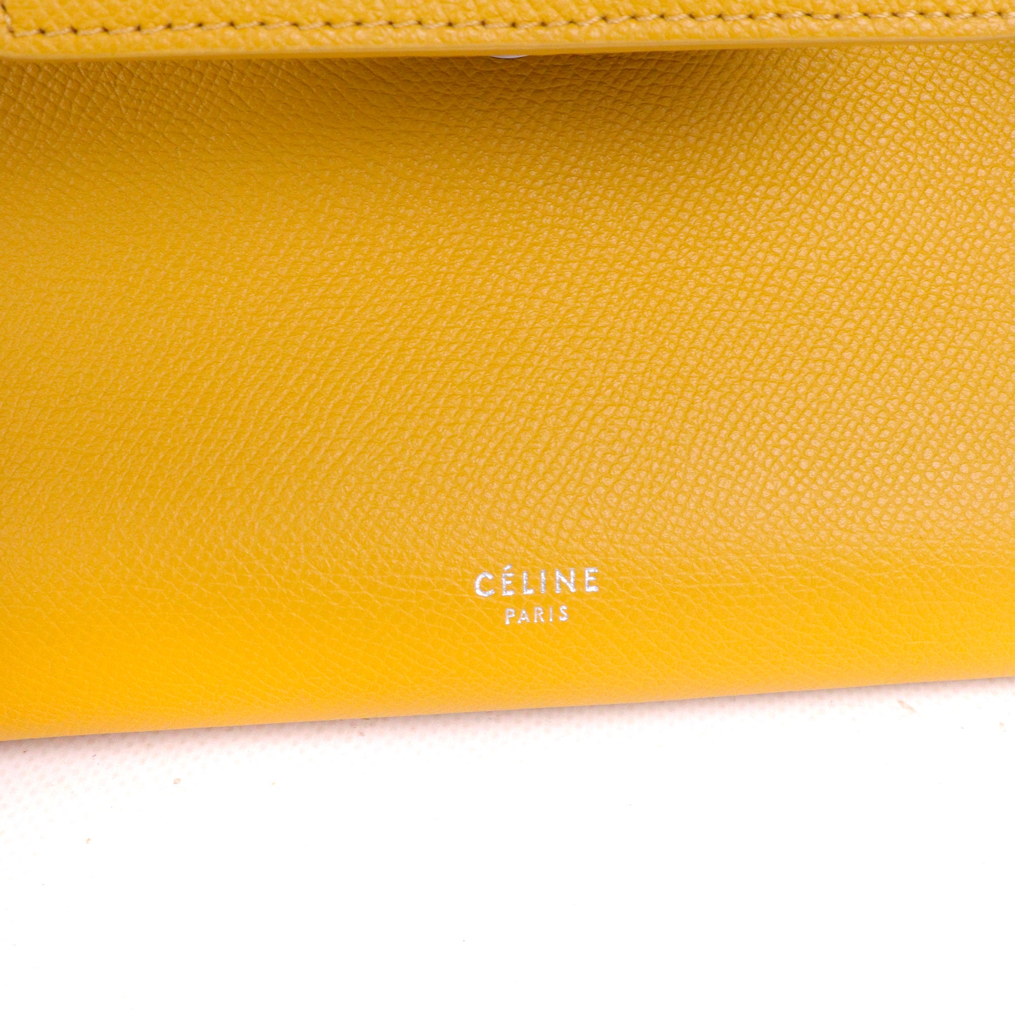 CELINE - Sac à bandoulière Belt nano Celine en cuir grainé jaune