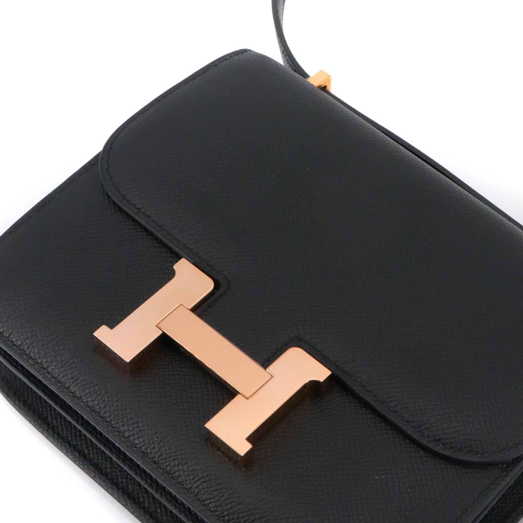 HERMÈS - Sac à bandoulière Constance 18 Hermès en cuir epsom noir