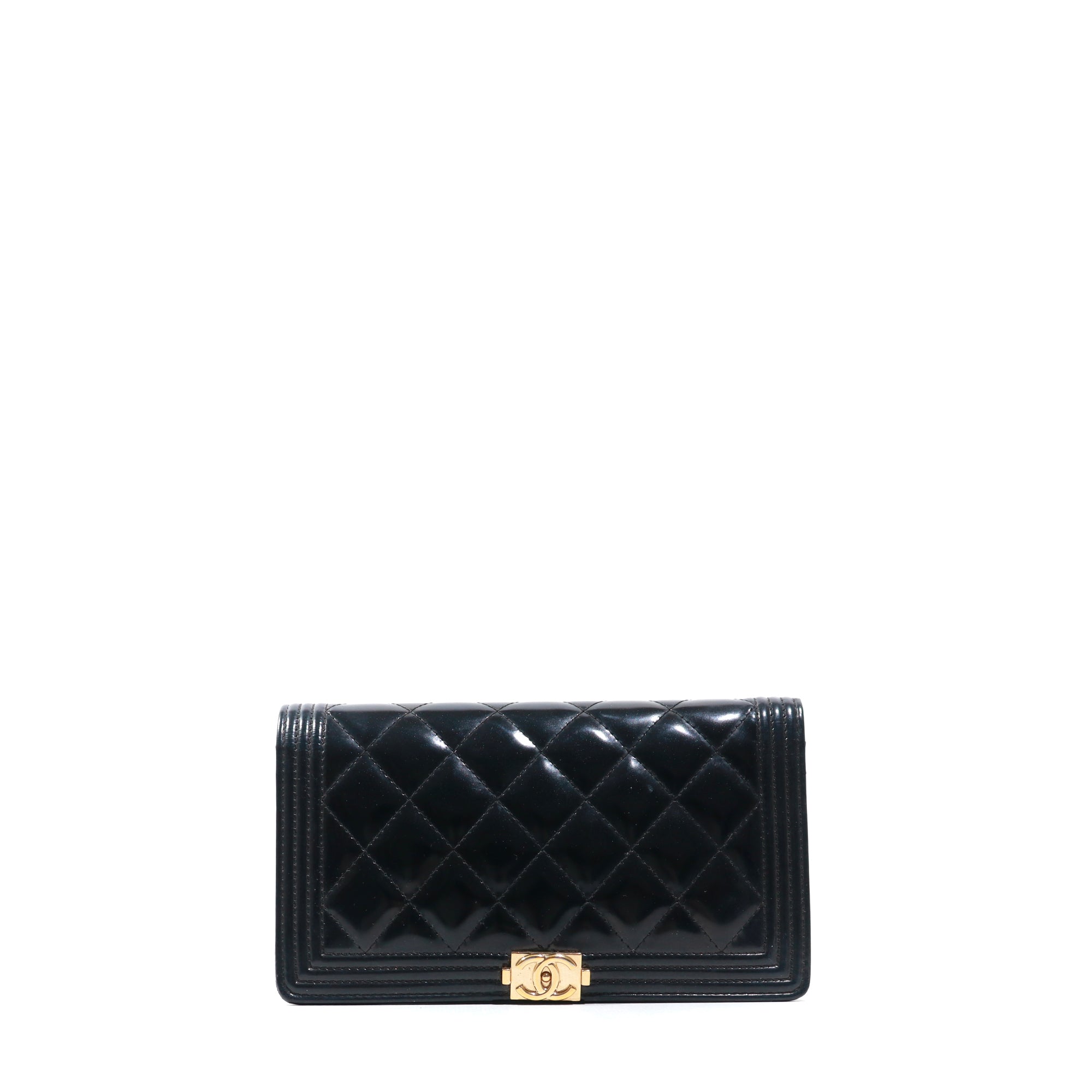 CHANEL - Boy wallet in patent quilted leather