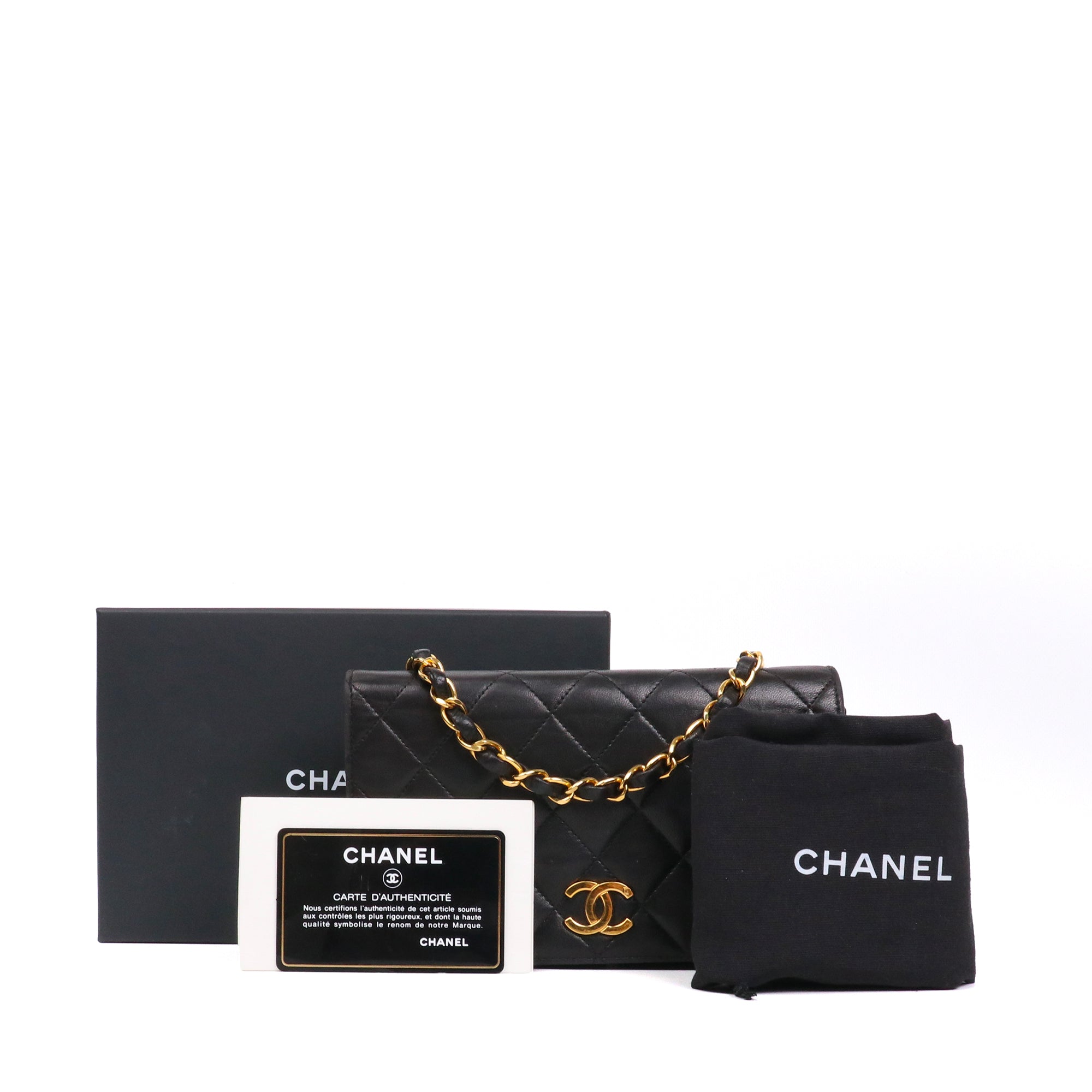 CHANEL - Sac à bandoulière Wallet On Chain Chanel en cuir lisse noir vintage