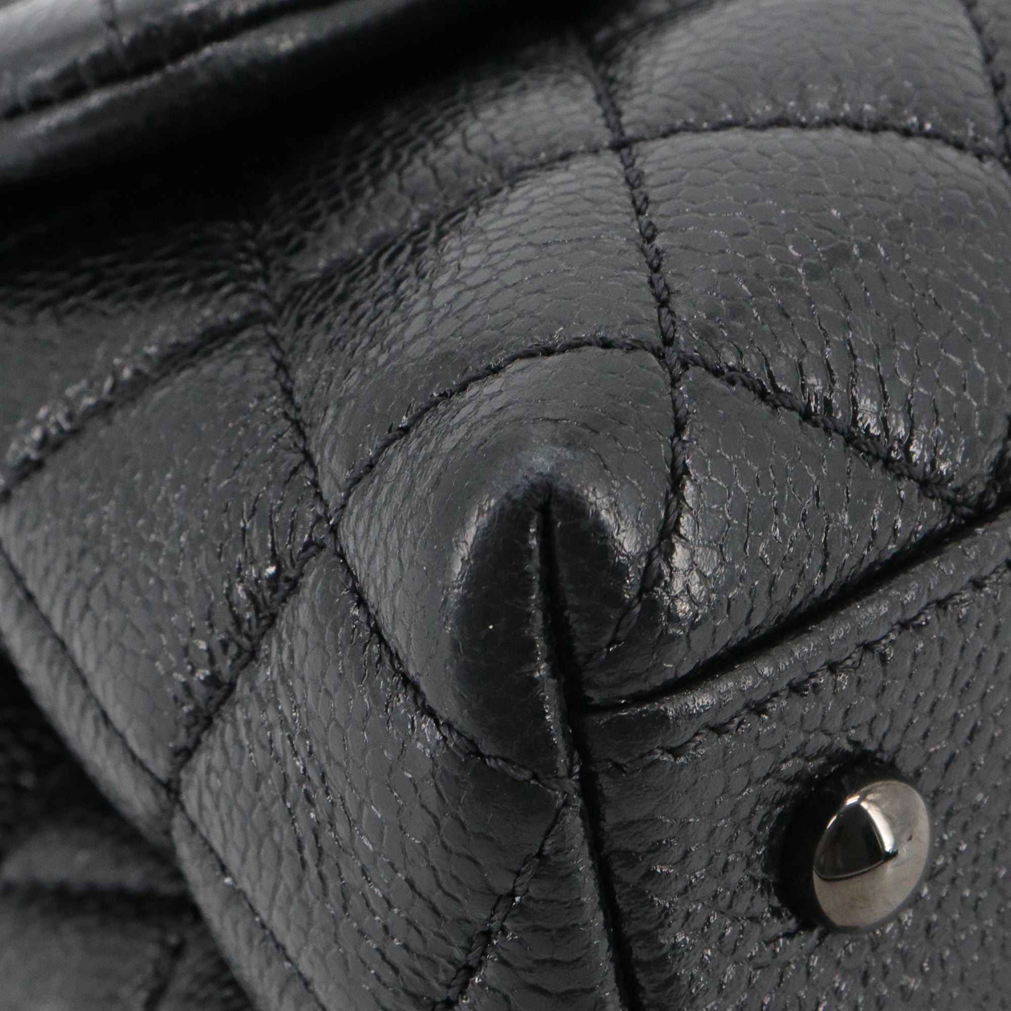 CHANEL - Chanel Coco Handle shoulder bag in full black caviar leather